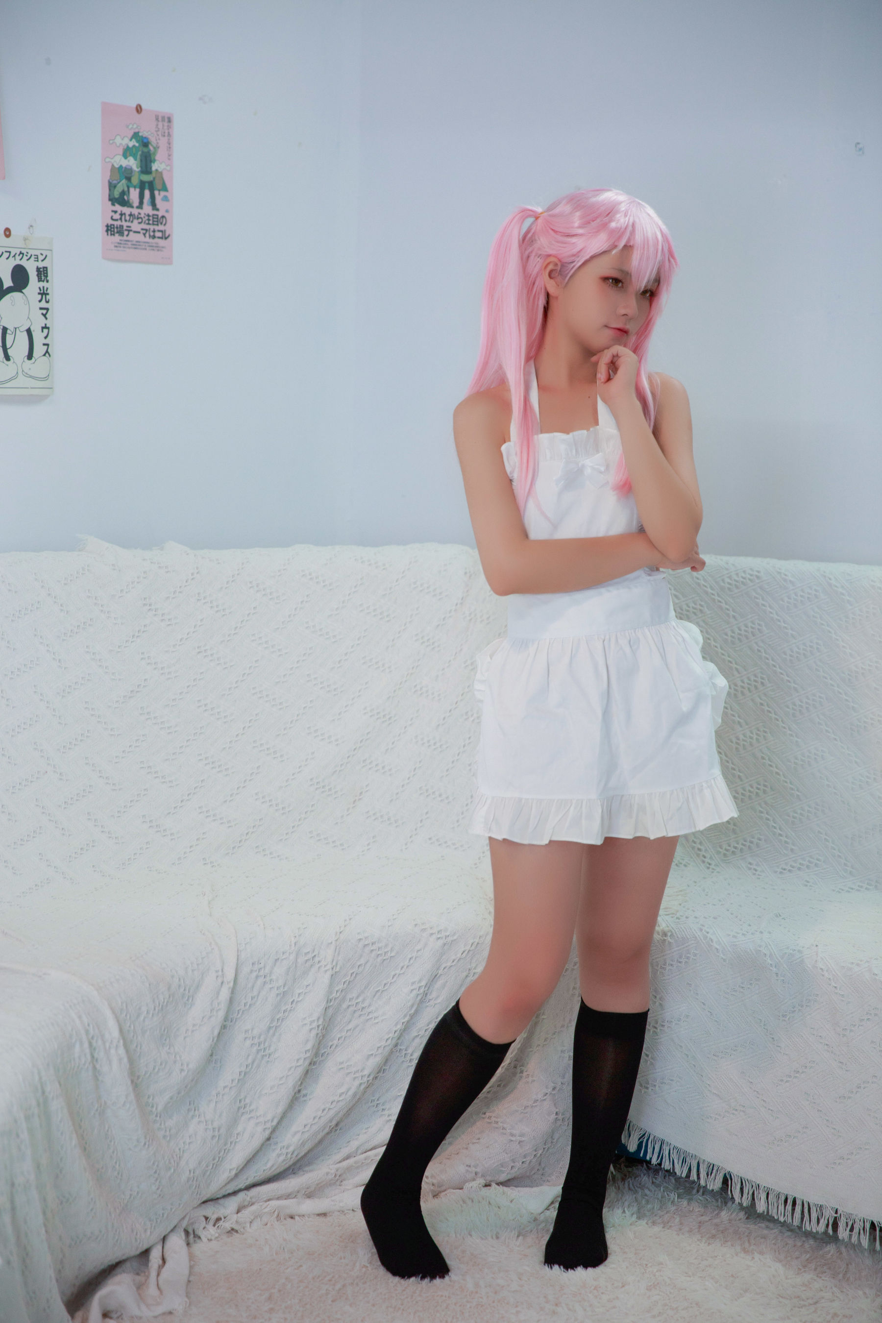 动漫博主G44不会受伤 – 小黑围裙 [20P]