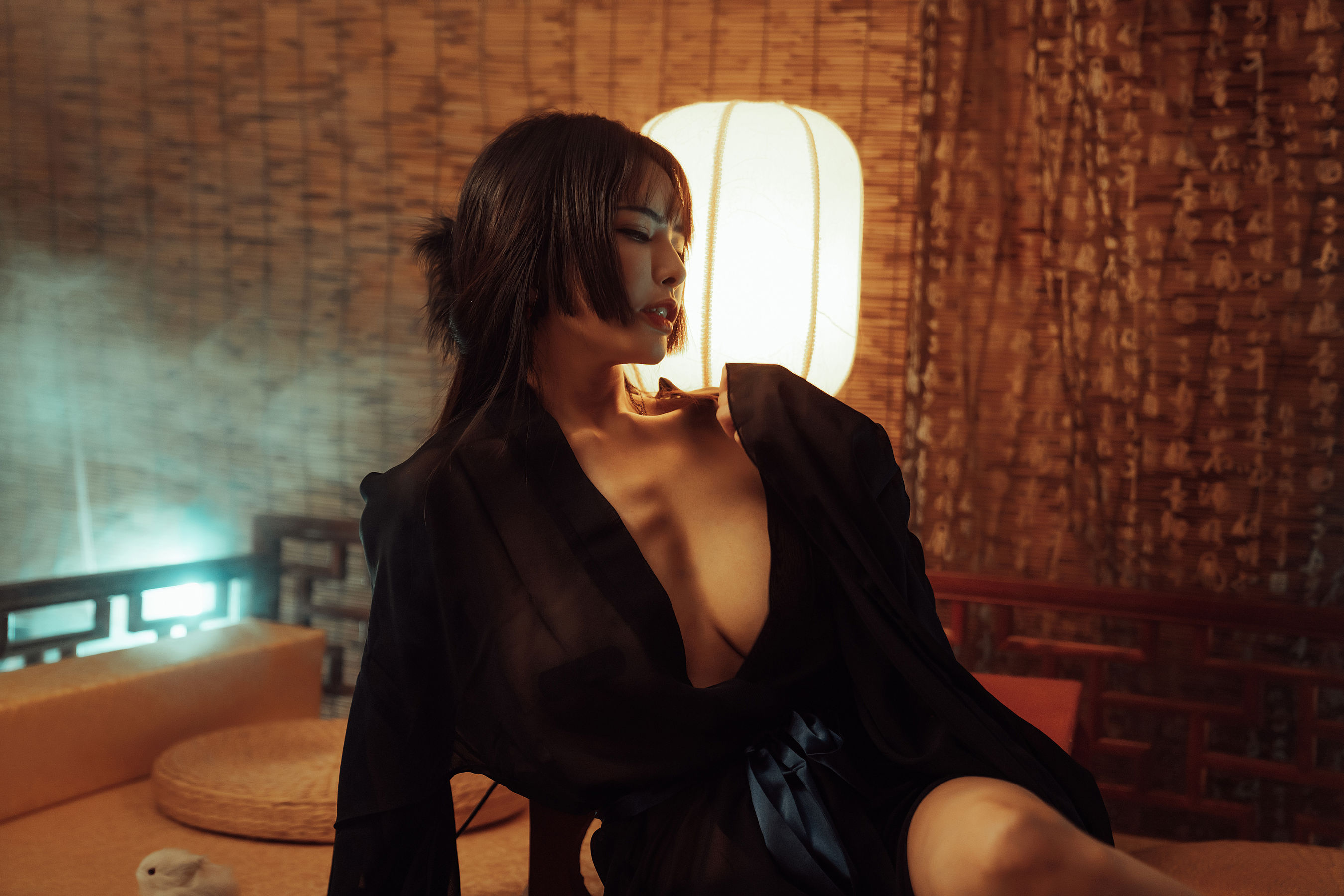 秋和柯基(夏小秋秋秋) – 穿黑纱的小妖精 [38P]