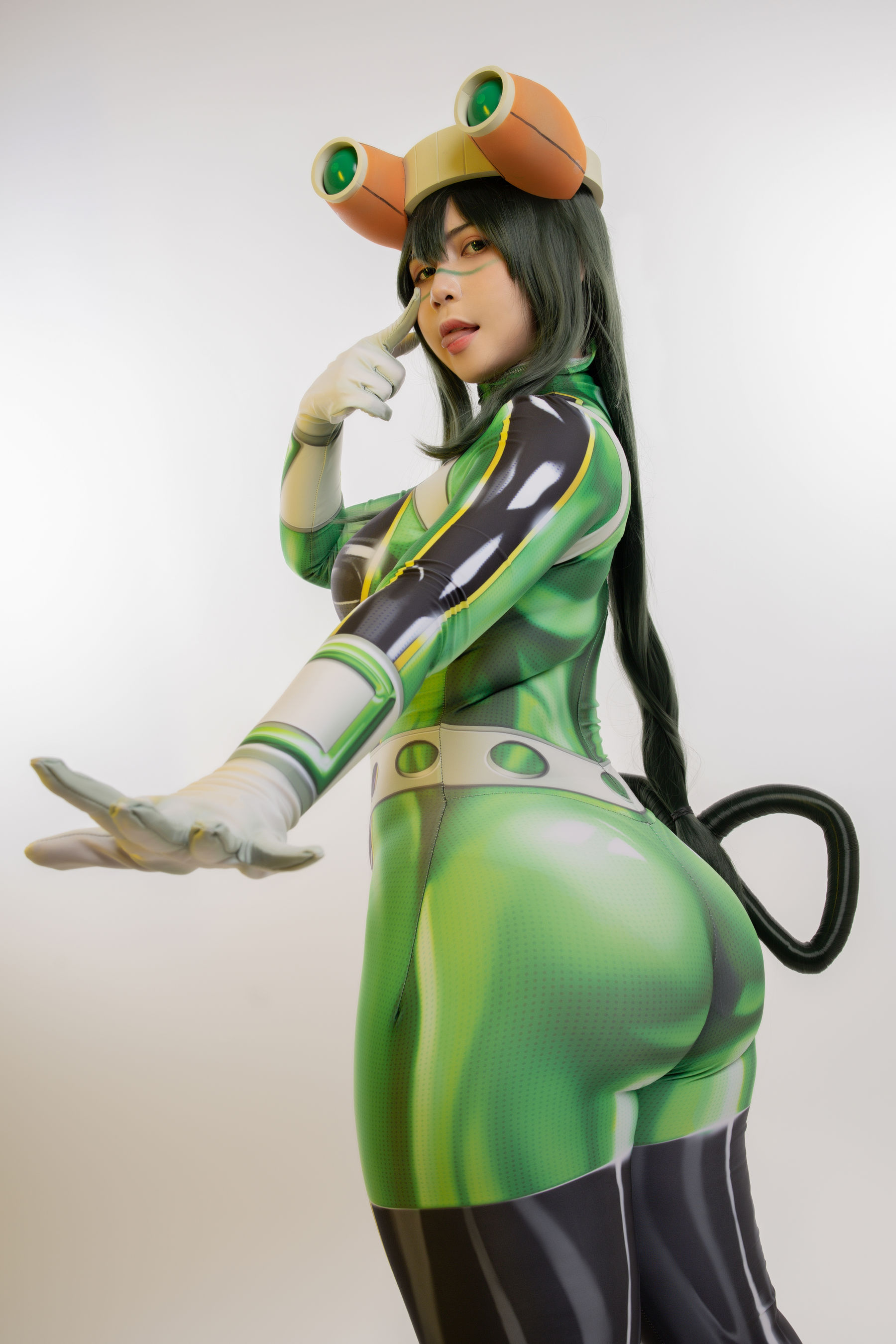 Uy Uy – Froppy [24P]