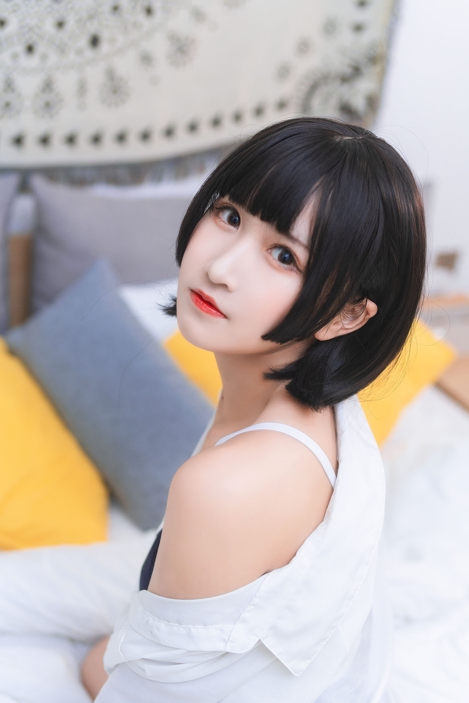 微博妹子三度_69 – 衬衫日常 [22P]