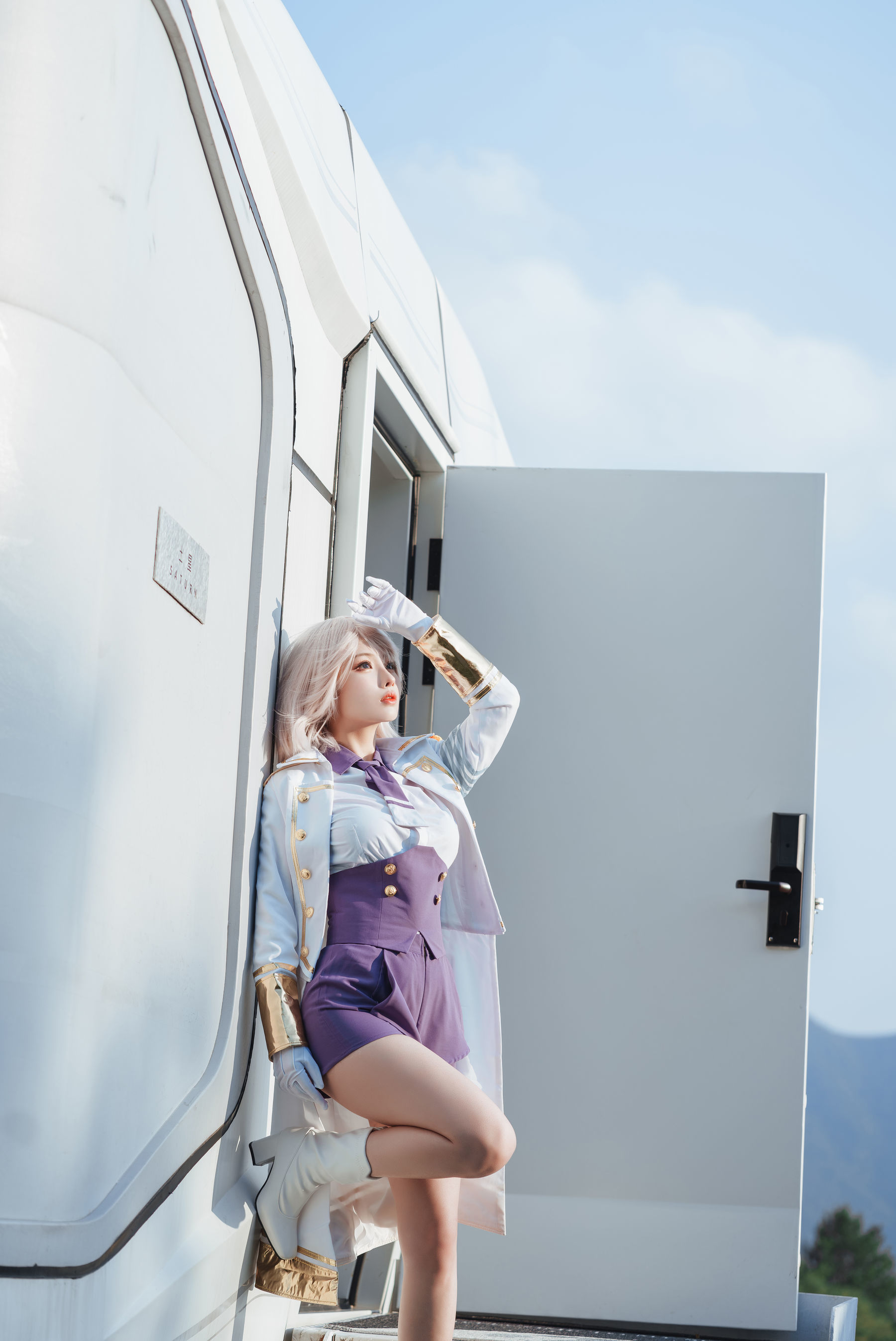 COS福利rioko凉凉子 – 电光机王 貉 [51P]