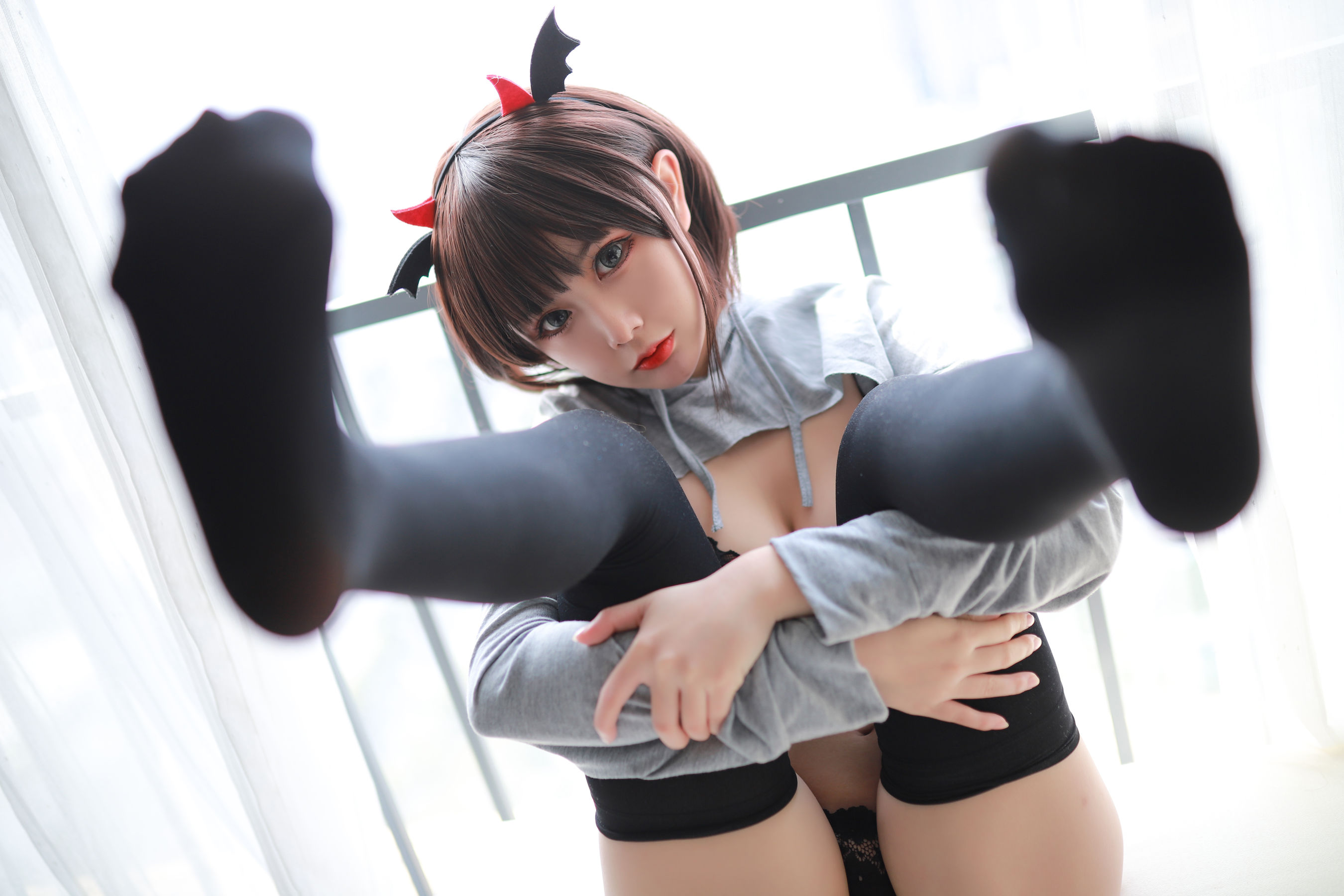 动漫博主您的蛋蛋 – 开胸卫衣 [38P]