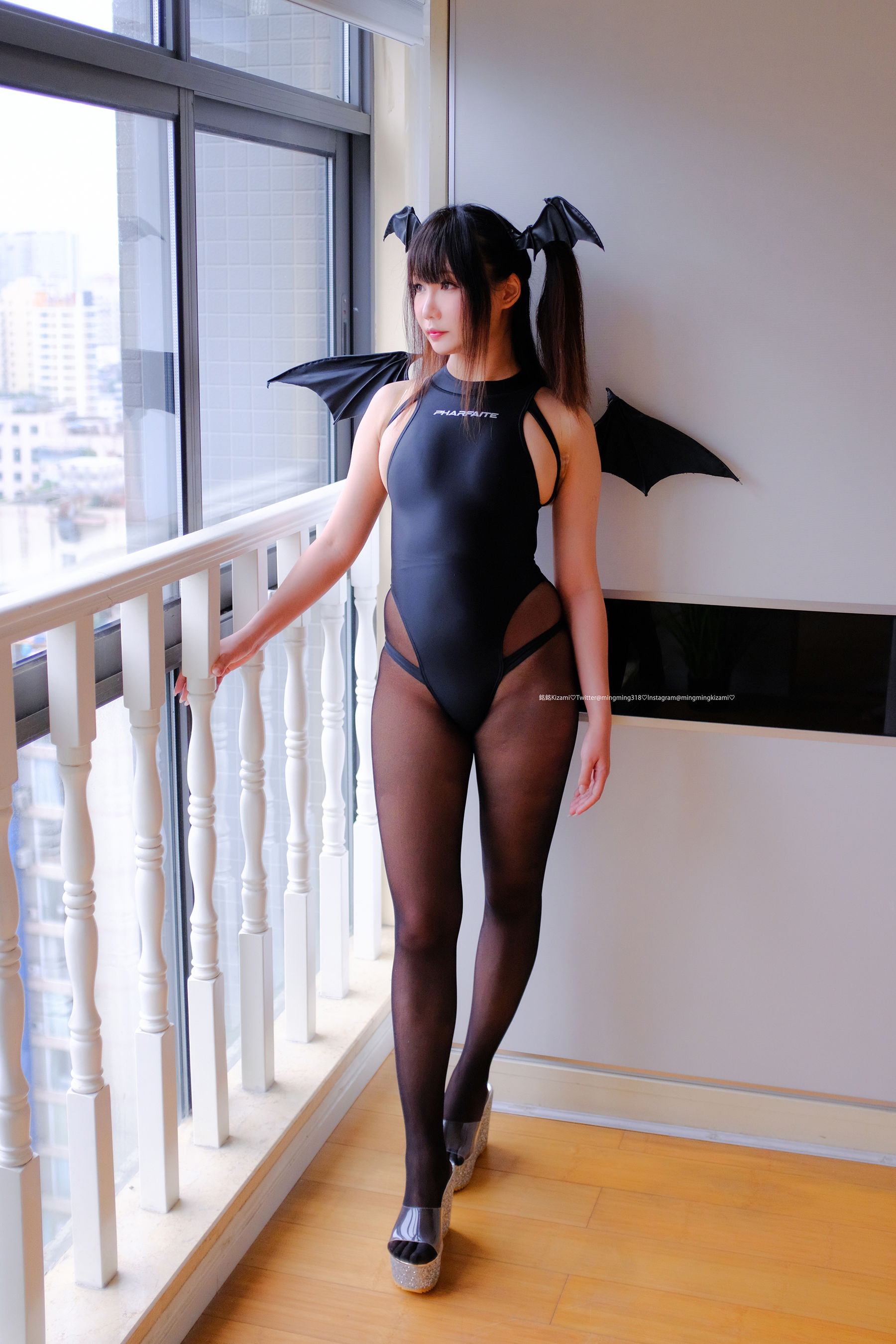 銘銘Kizami 自撮りVol.16 エロ小恶魔&#038;みこ [129P]