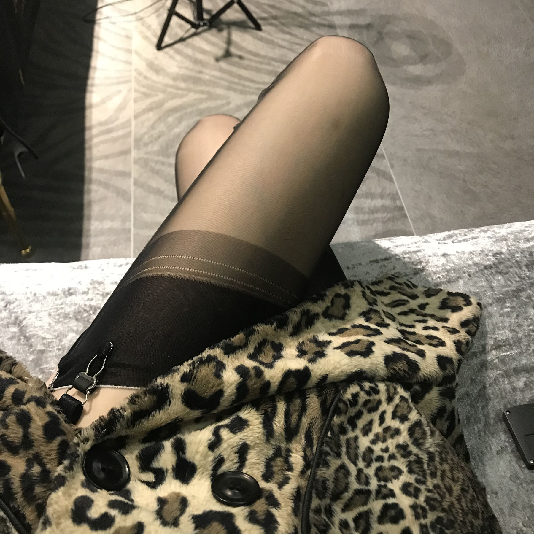 丝足博主麋鹿_Monroe 2020.04.13 皮草丝惑 [52P]