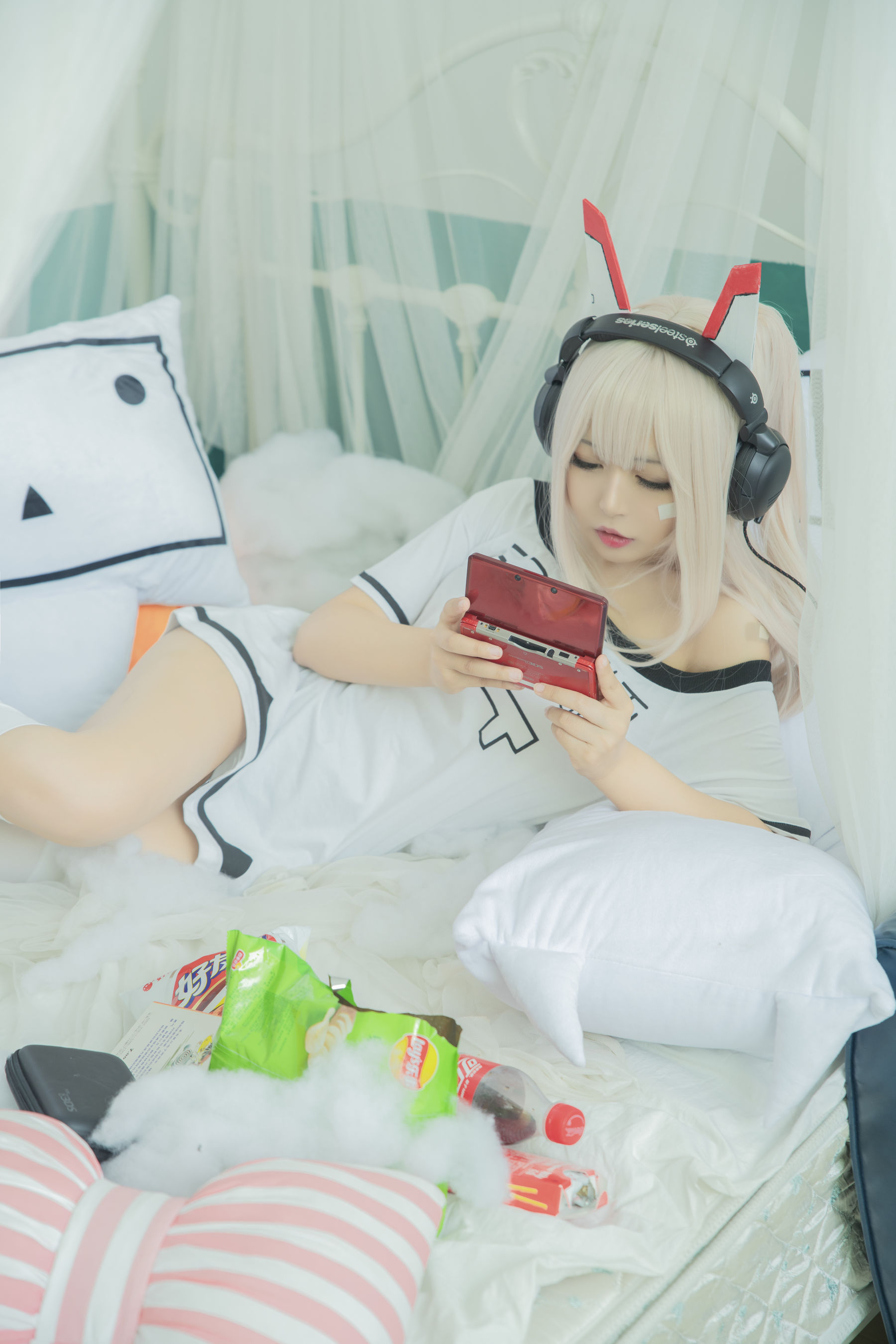 大眼萌妹黑猫猫OvO – 肥宅凌波 [19P]