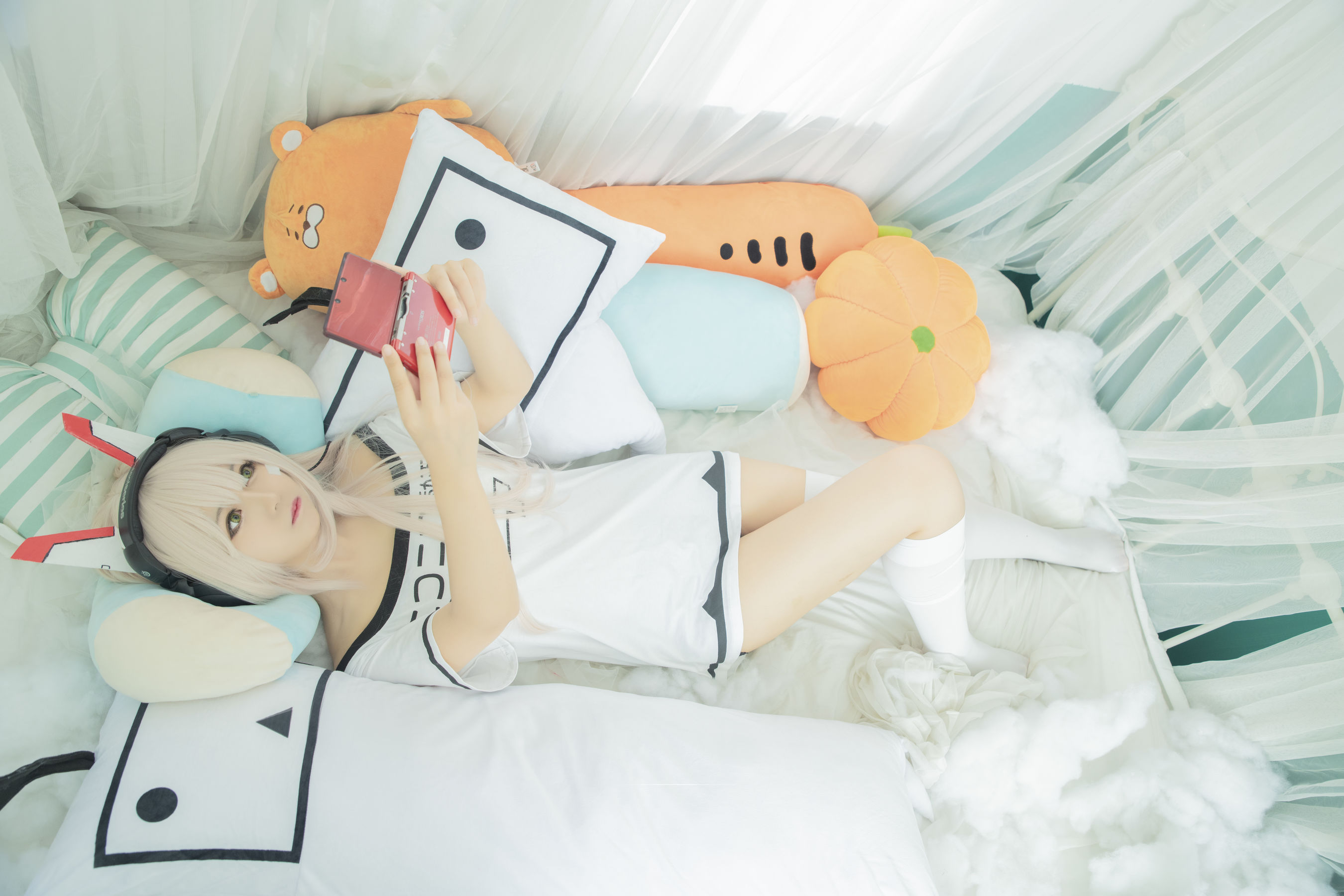 大眼萌妹黑猫猫OvO – 肥宅凌波 [19P]