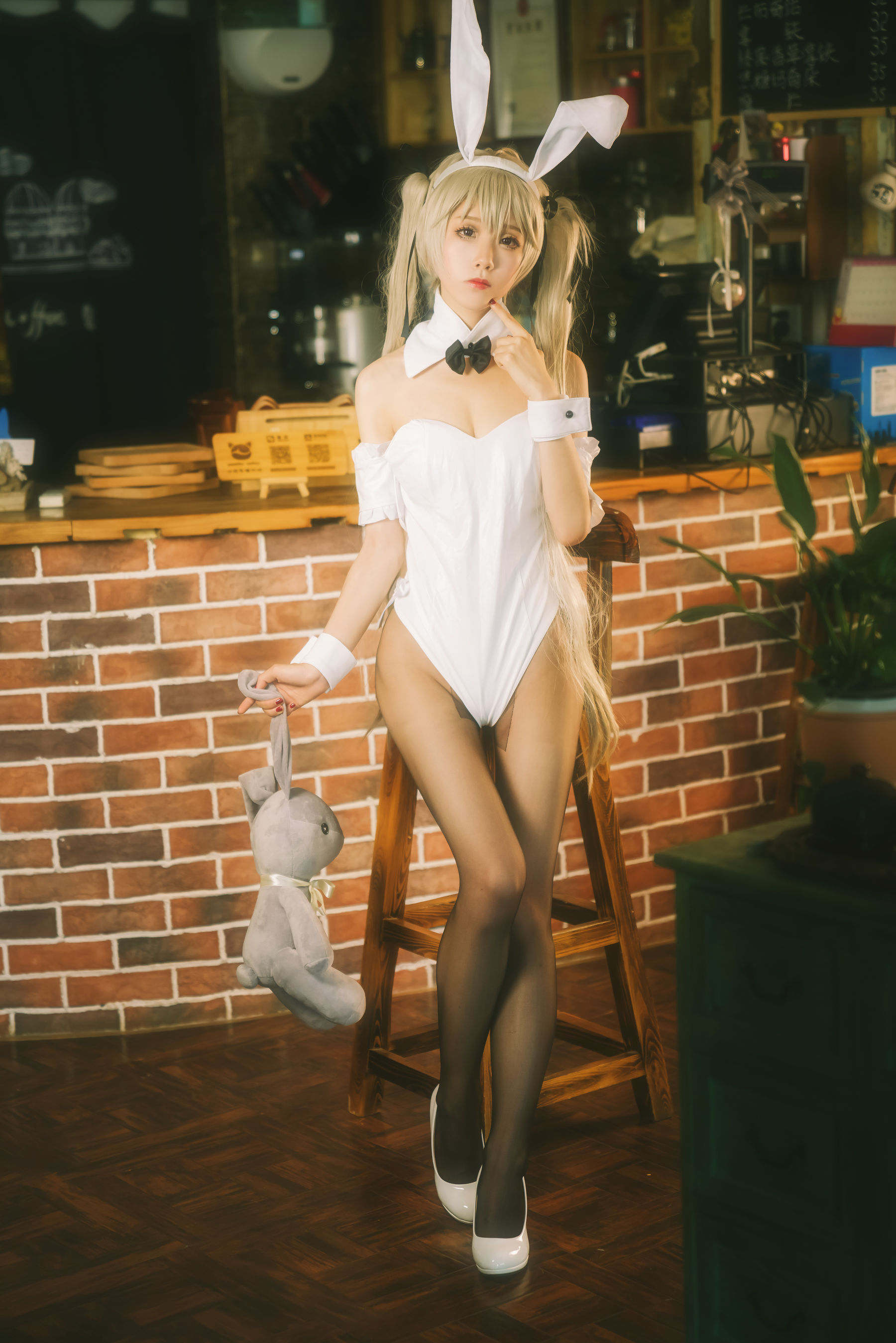 [Cosplay写真] 动漫博主水淼aqua – 穹妹兔女郎 [9P]