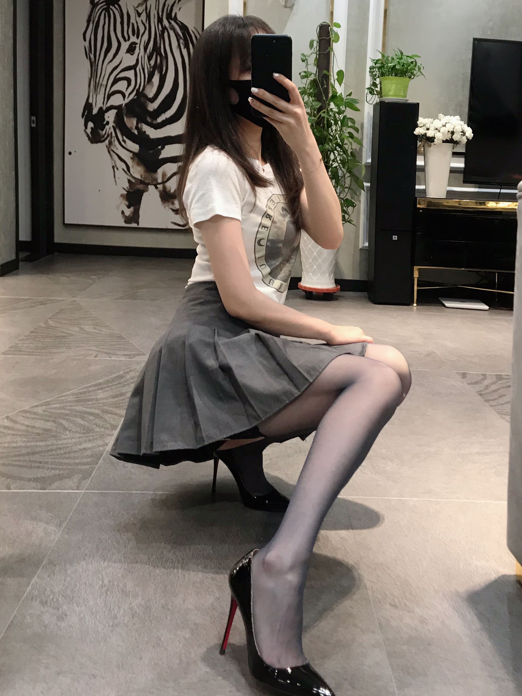 丝足博主麋鹿_Monroe 2020.06.09 黑蕾丝半筒袜 [16P]