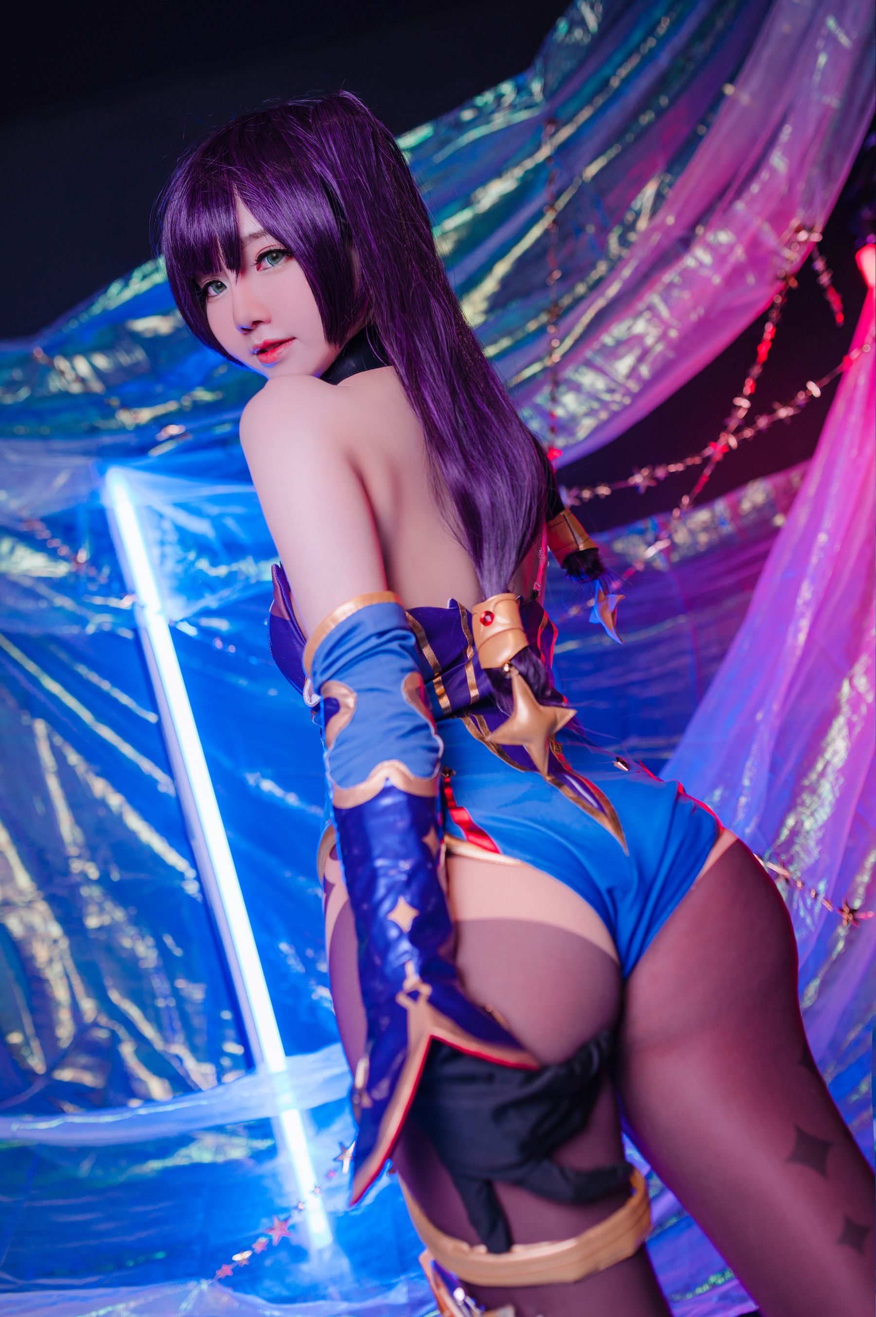 Sally Dorasnow – Mona [33P]