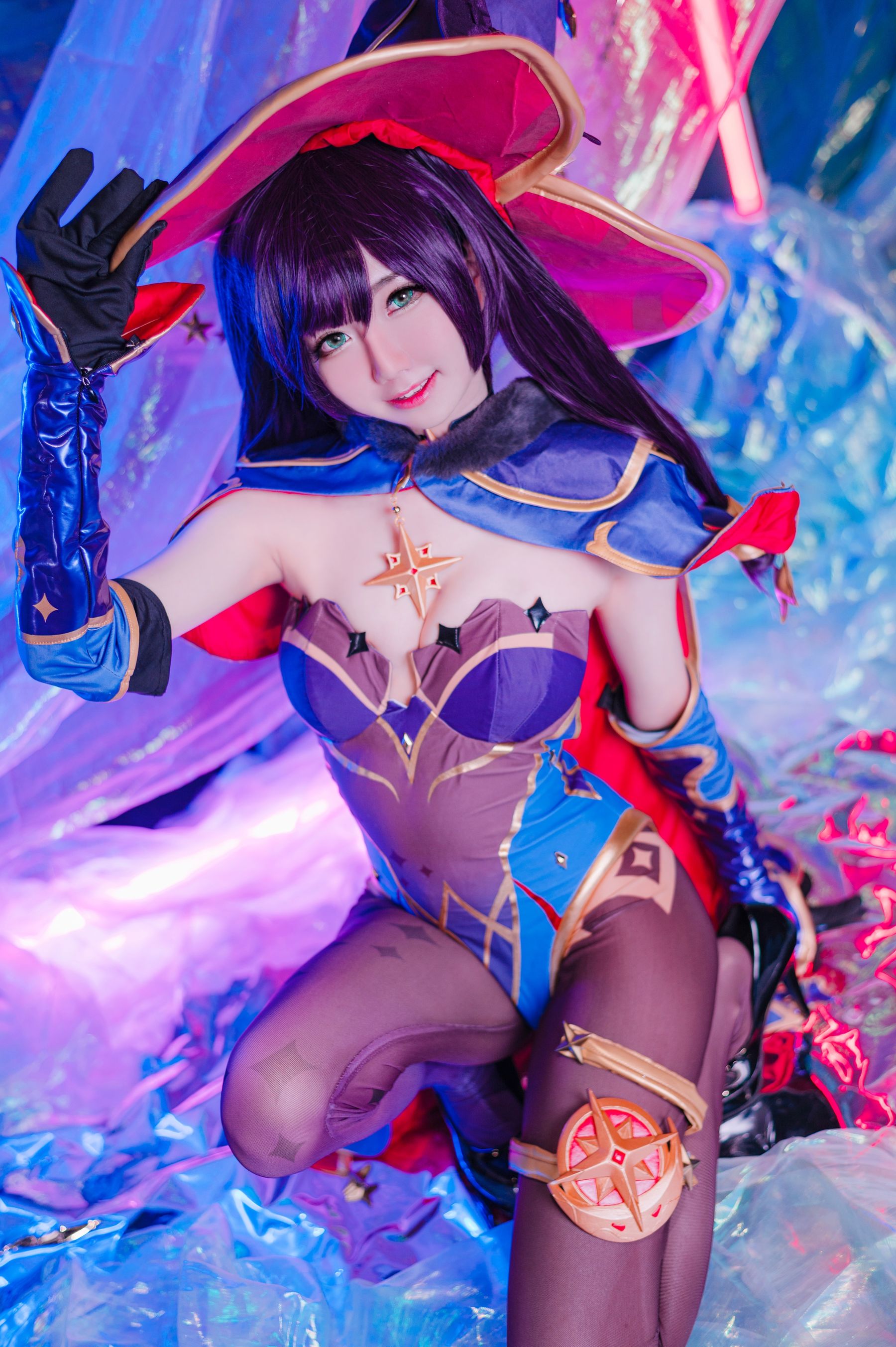 Sally Dorasnow – Mona [33P]