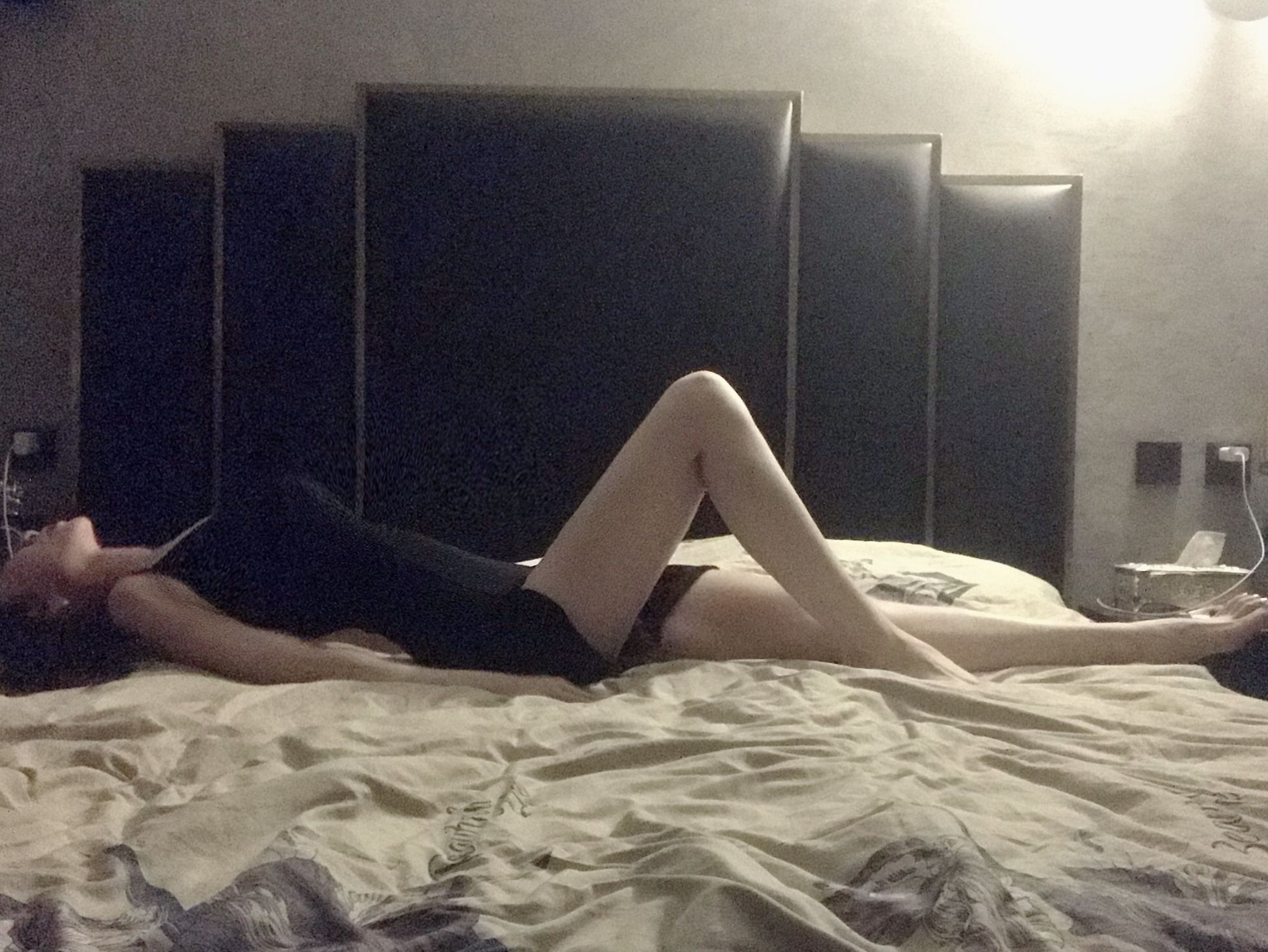 丝足博主麋鹿_Monroe 2020.06.23 寂寞黑丝 [17P]