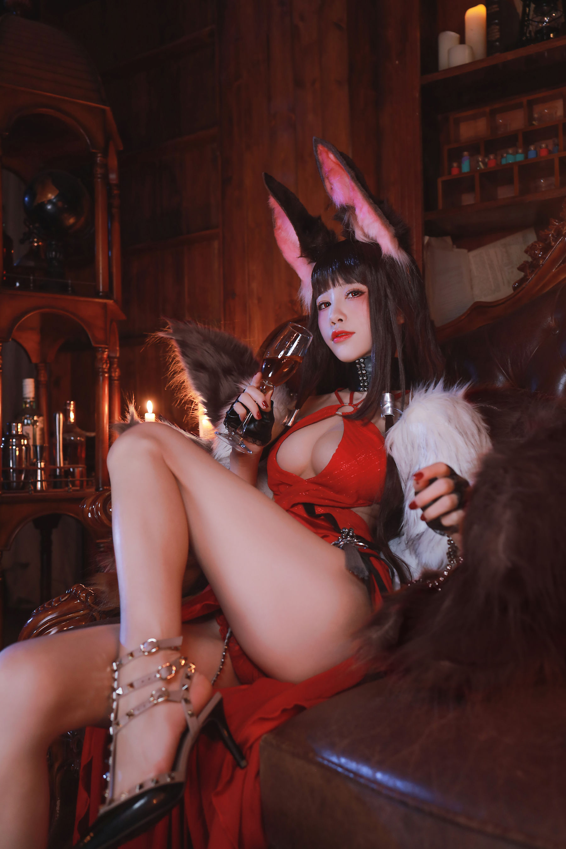 轩萧学姐 – 酒红色睡衣 [36P]