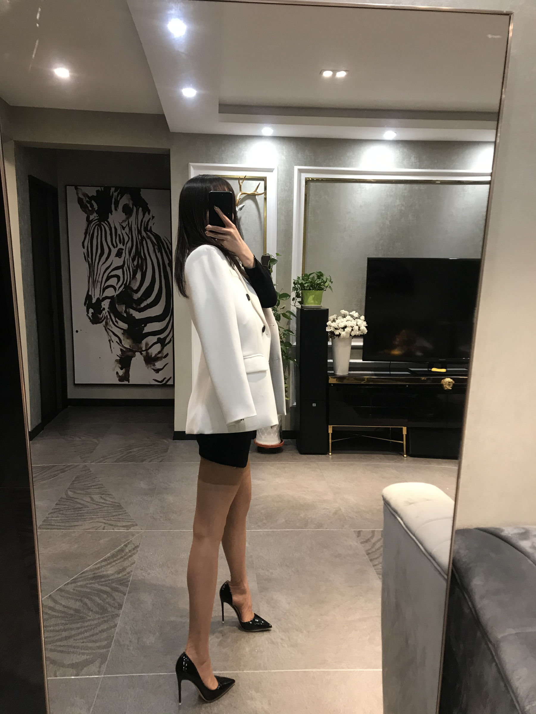 丝足博主麋鹿_Monroe 2020.04.09 桃肉吊袜 [37P]