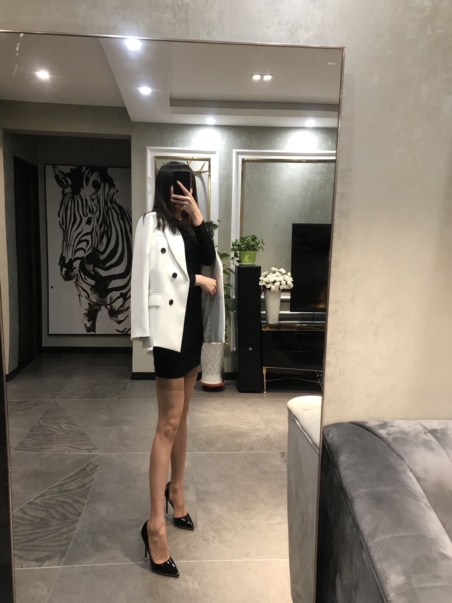 丝足博主麋鹿_Monroe 2020.04.09 桃肉吊袜 [37P]