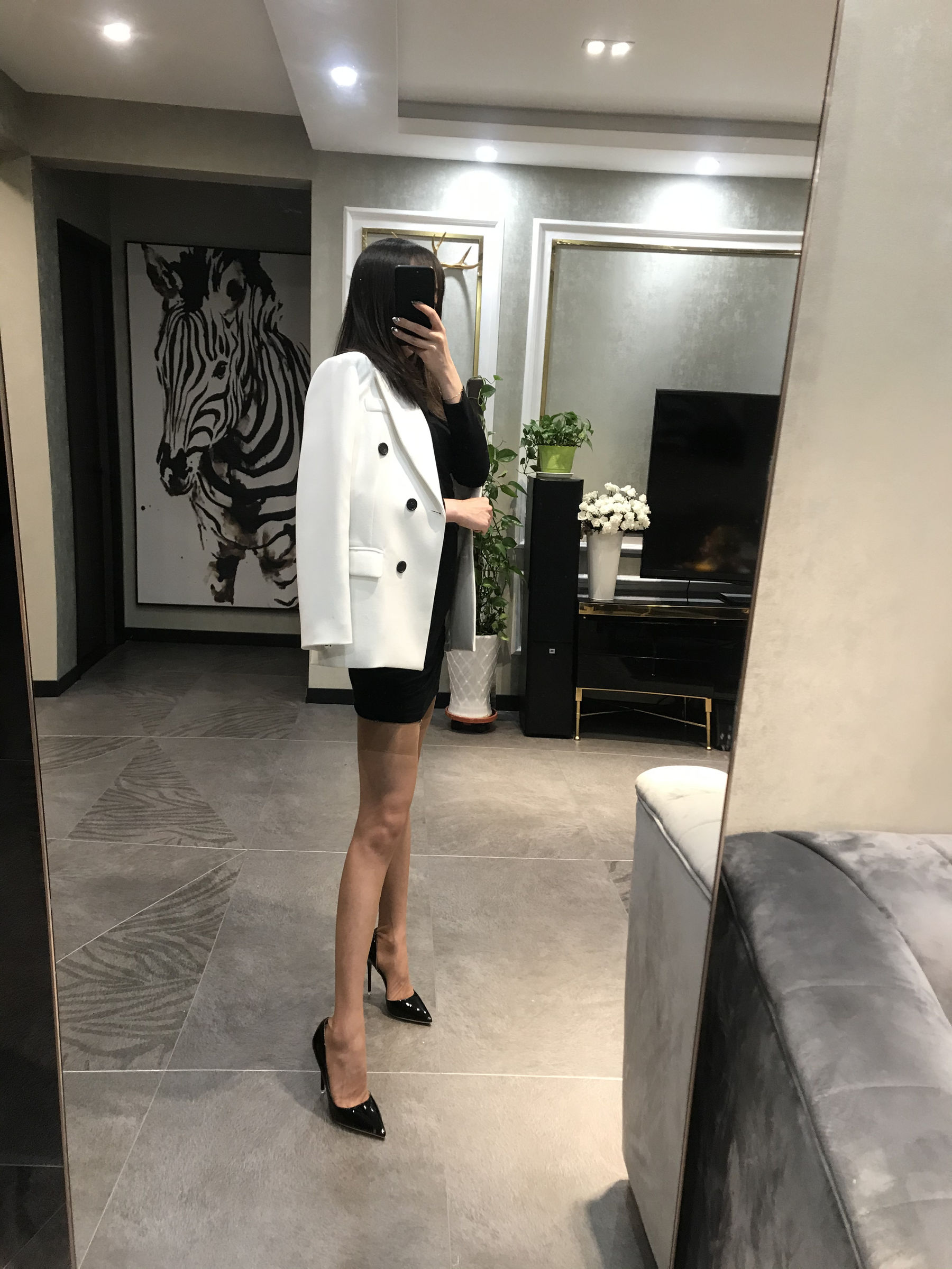 丝足博主麋鹿_Monroe 2020.04.09 桃肉吊袜 [37P]