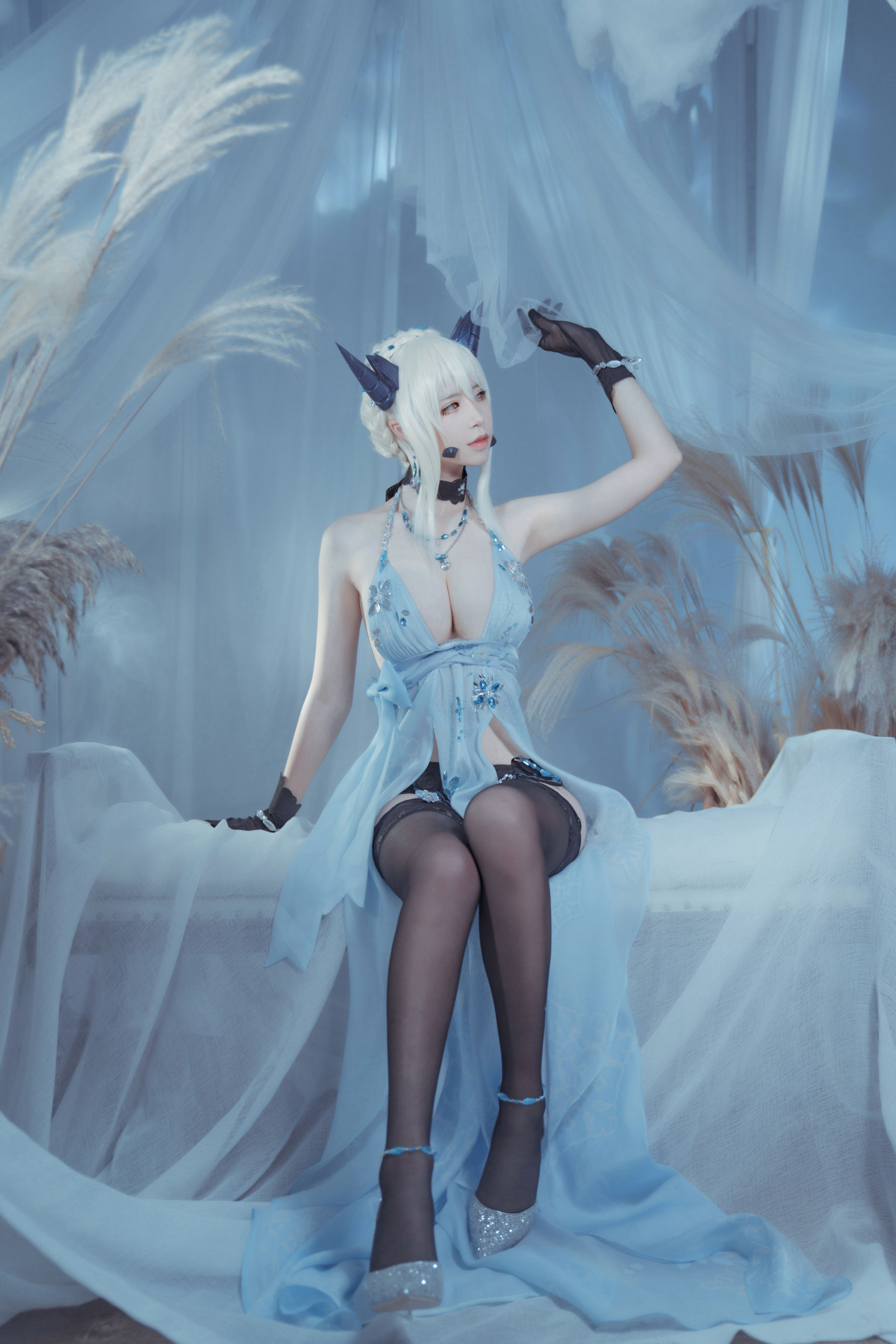 动漫博主爱老师_PhD 黑枪呆 皇室糖霜 [29P]