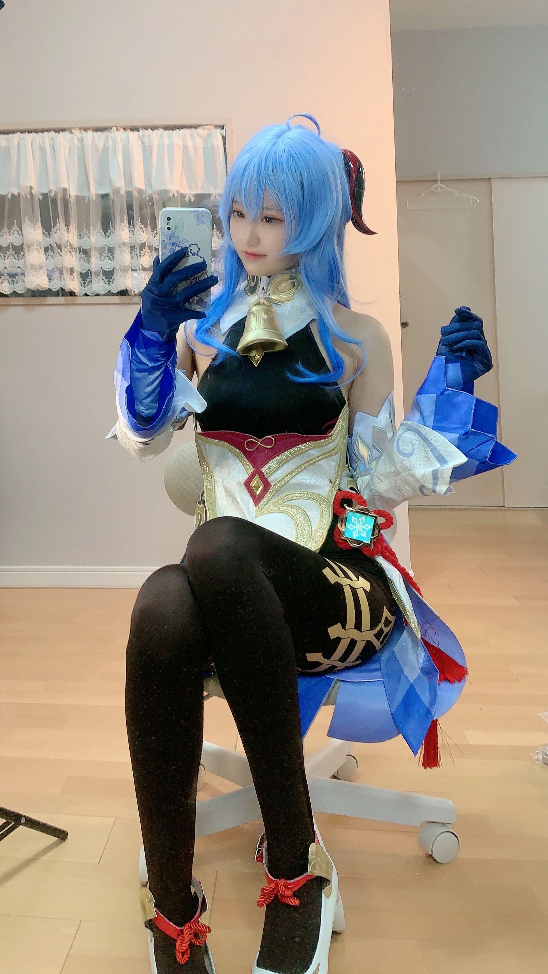 千阳(ちよ) – 甘雨对镜拍 [13P]