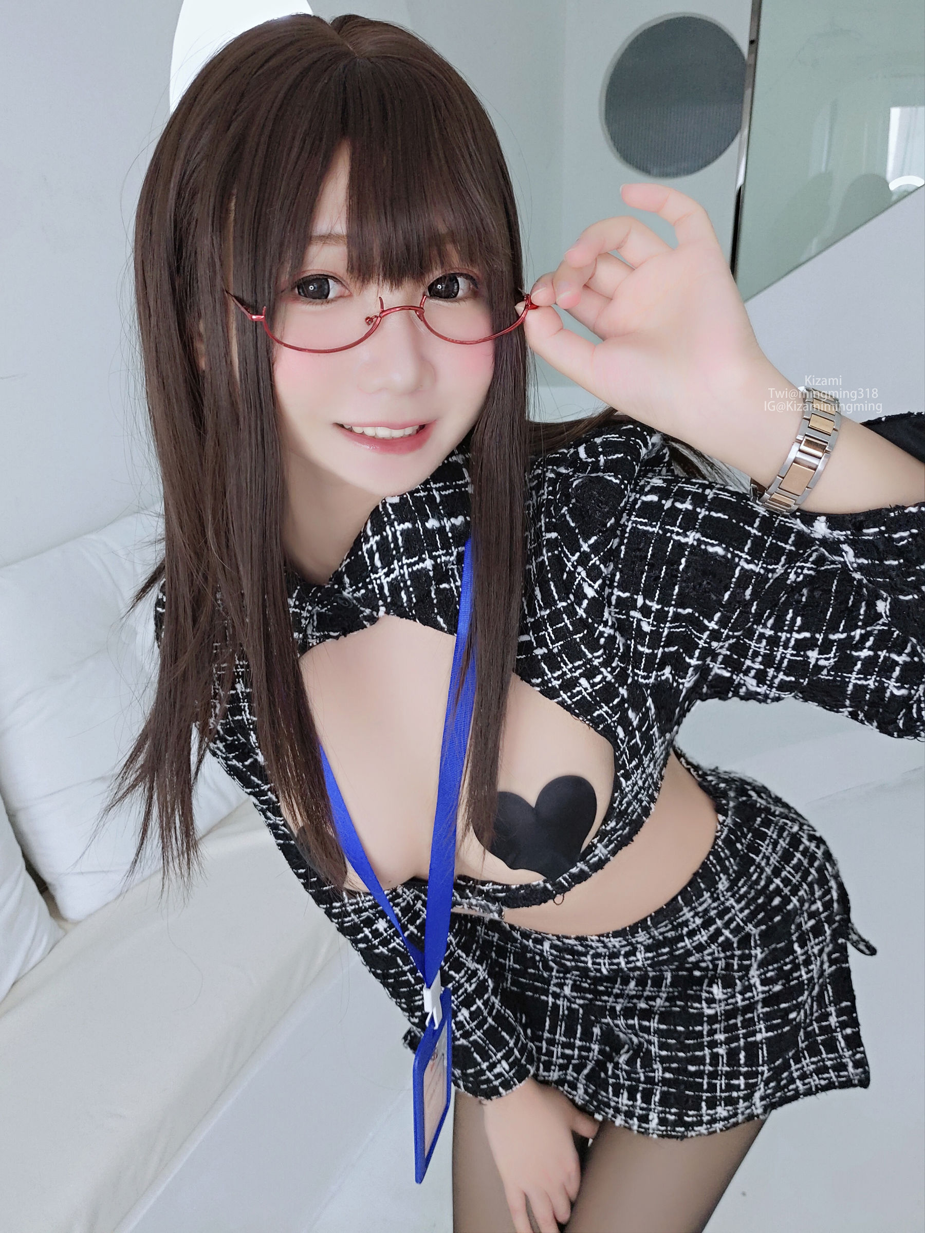 [銘銘Kizami] fantia 2021-12-15 新职员，请多关照 [19P]