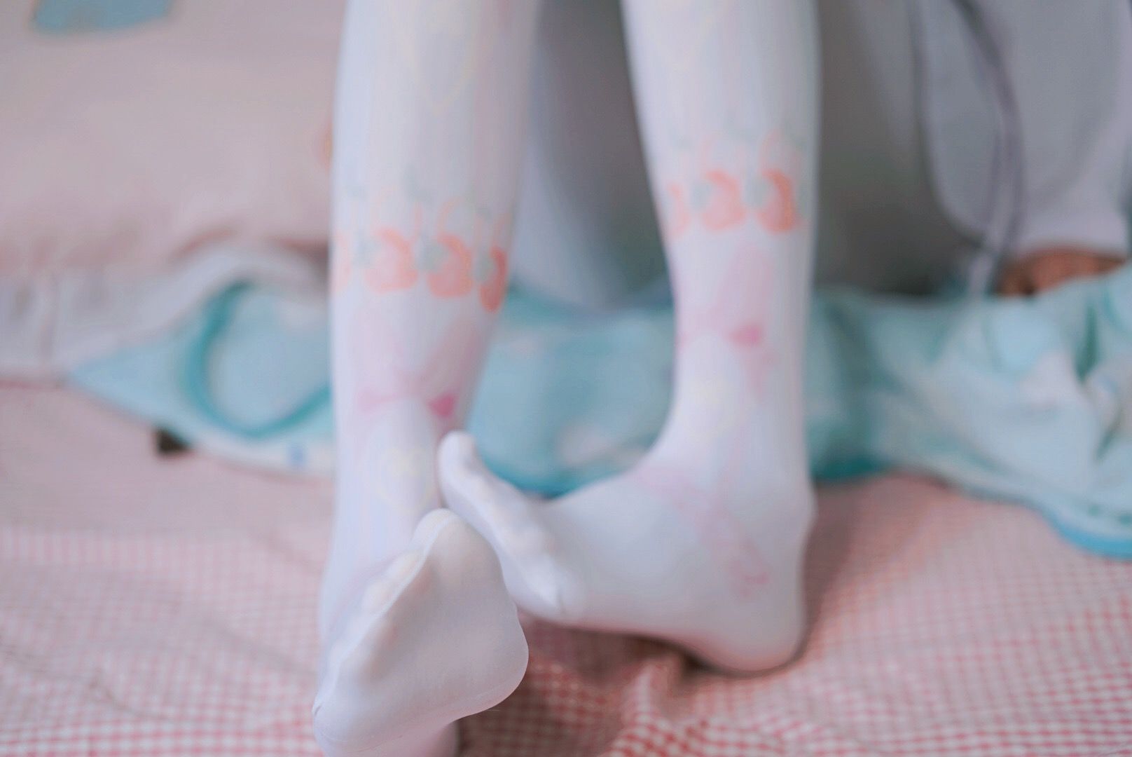 萌妹子眼酱大魔王w – 踩玩偶 [10P]