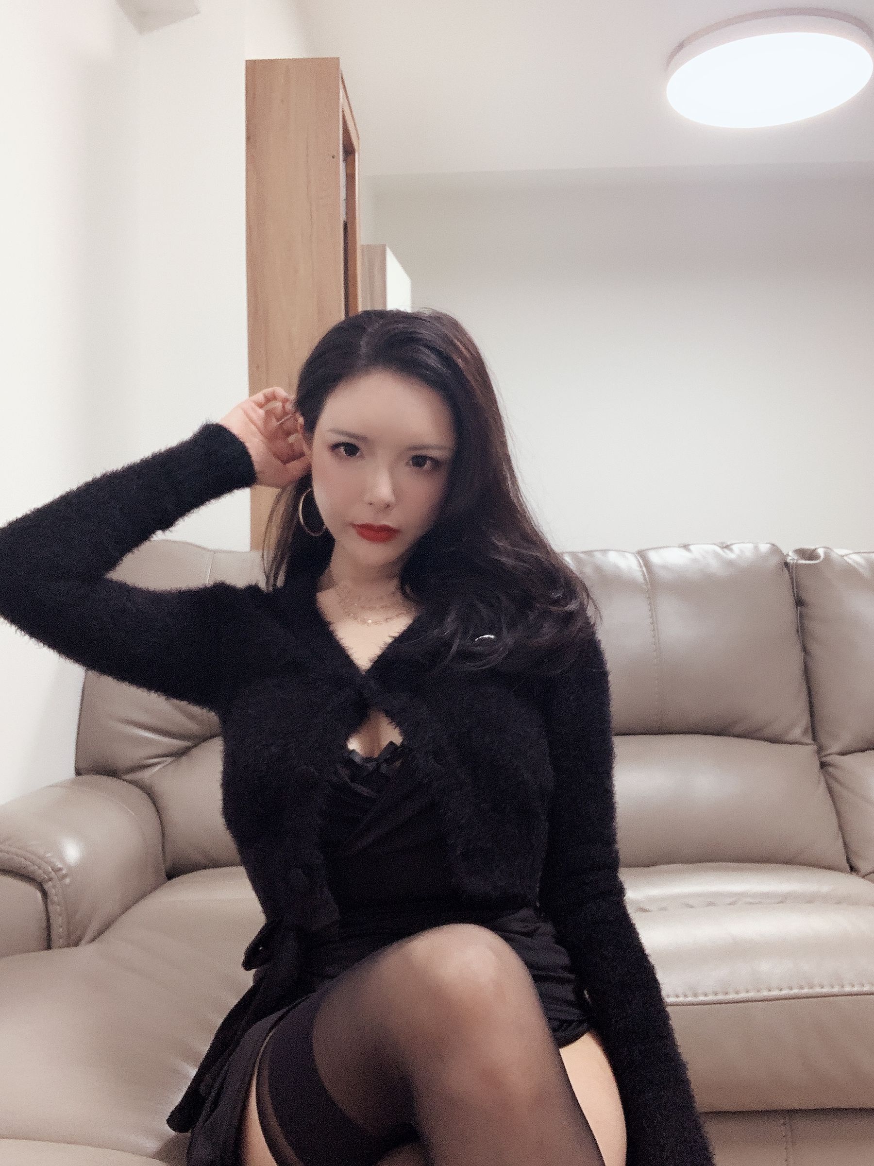 秋和柯基(夏小秋秋秋) – 小黑裙 [94P]