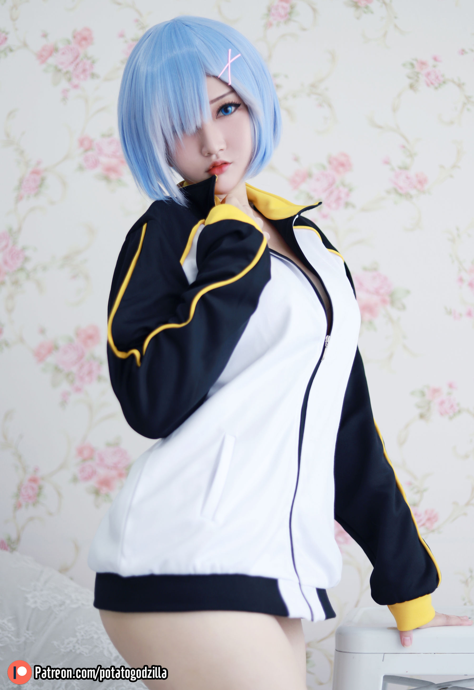 Coser小姐姐Potato Godzilla – Rem In Subaru Jacket [30P]