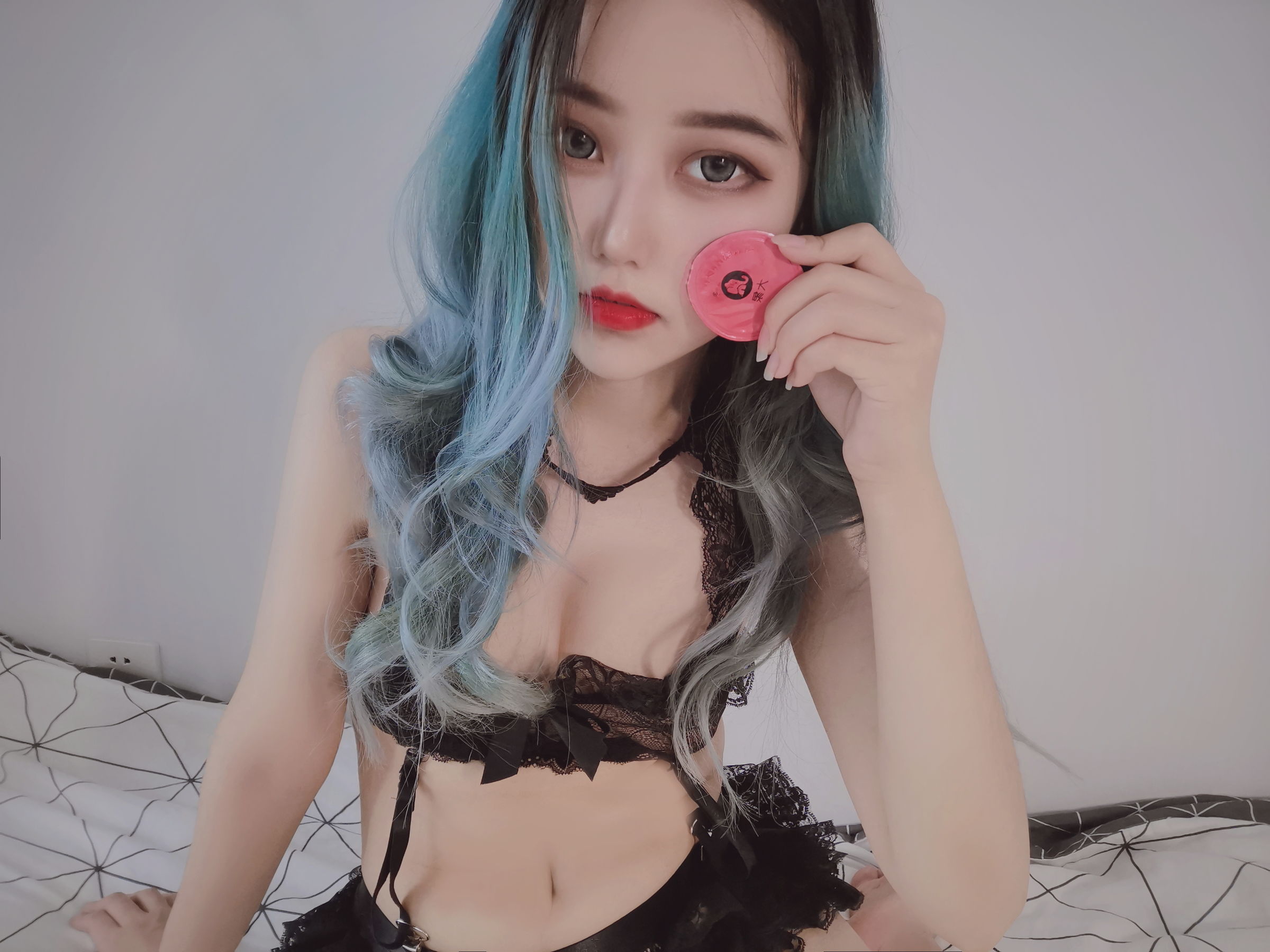 eloise软软 – 小粉盒黑兔子 [85P]