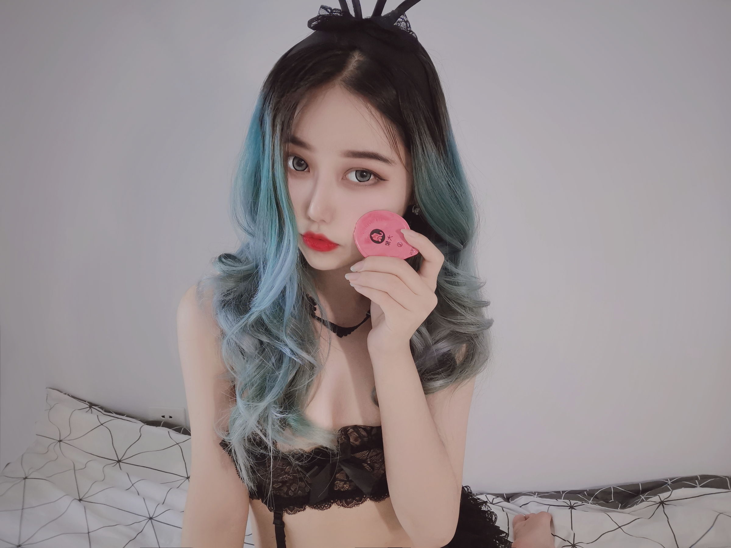 eloise软软 – 小粉盒黑兔子 [85P]