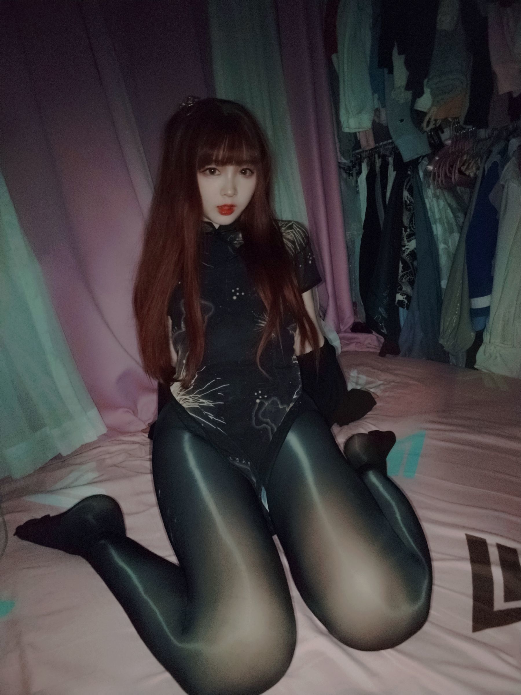 二次元美女古川kagura – 亮丝黑旗袍 [42P]