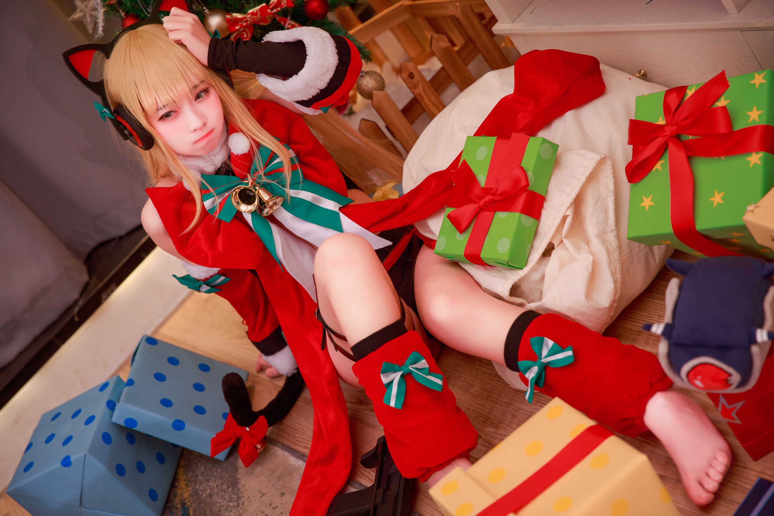 动漫博主G44不会受伤 – TMP圣诞 [14P]