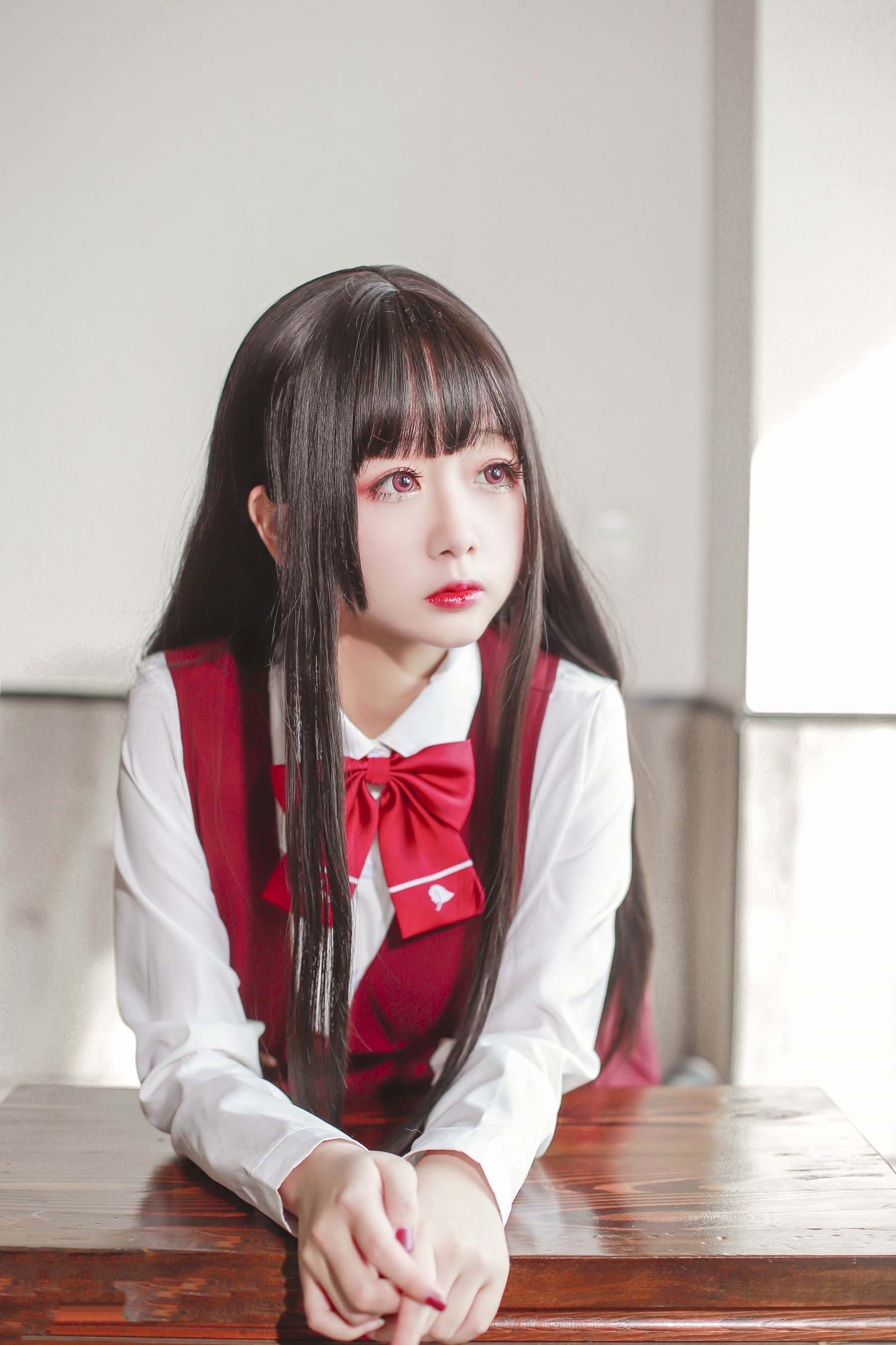 Cosplay日奈娇 – JK少女红裙 [28P]