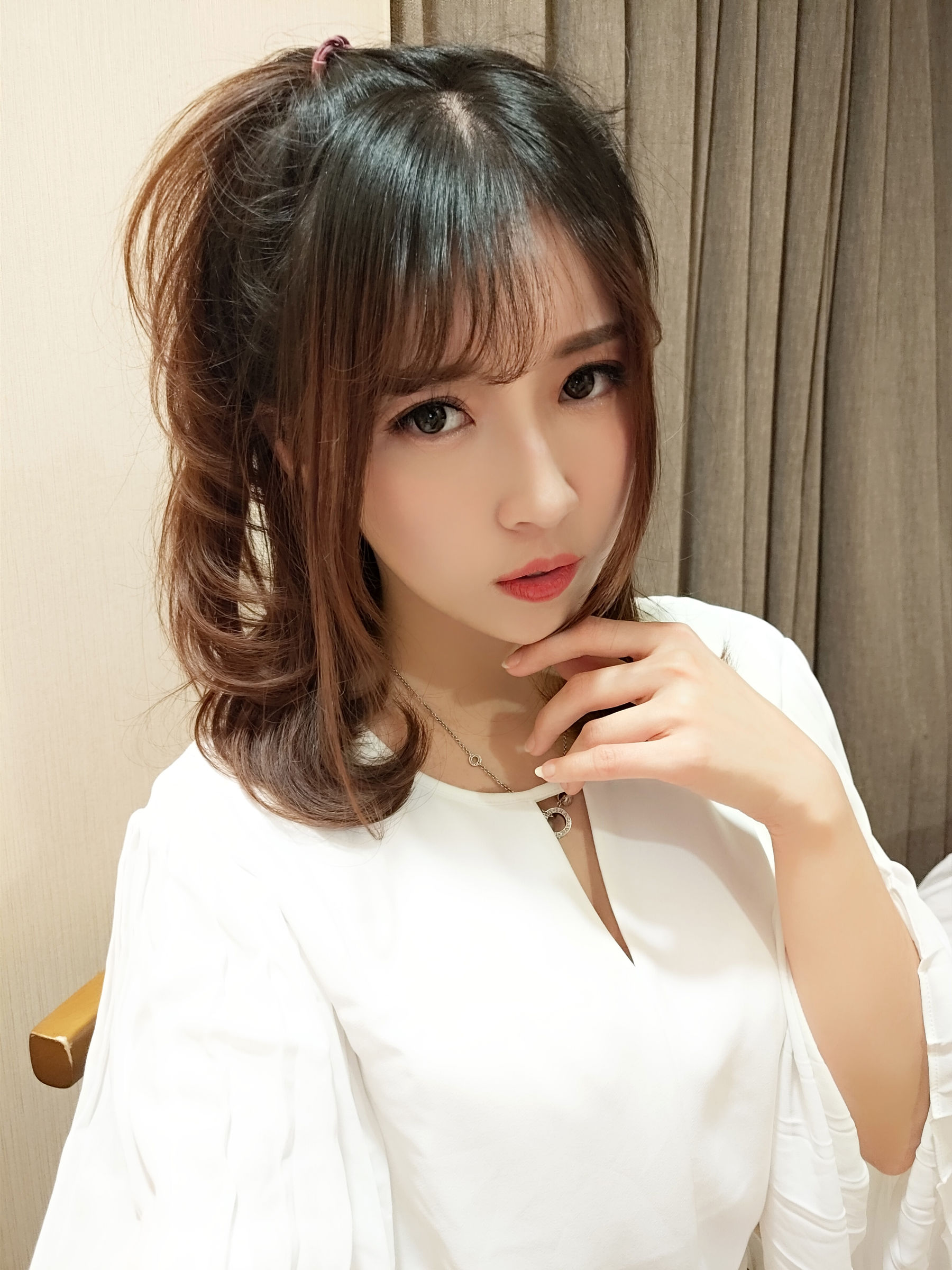 斗鱼主播小女巫露娜 – OL风肤色连裤袜 [40P]