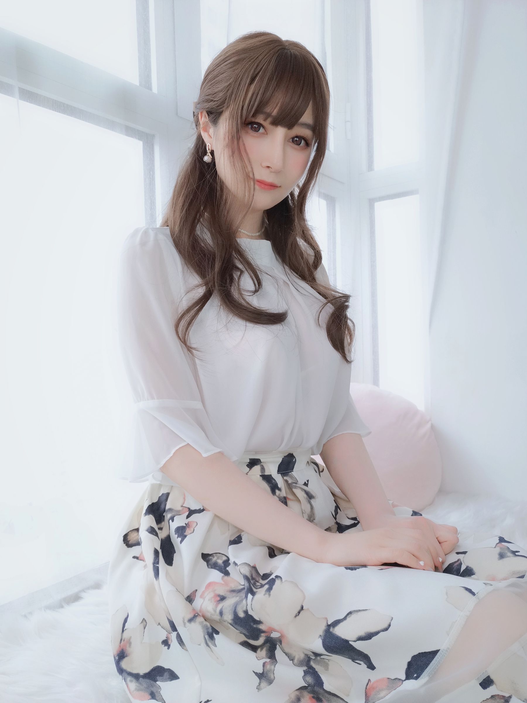 Coser小姐姐白银 – 肉丝人妻 [110P]