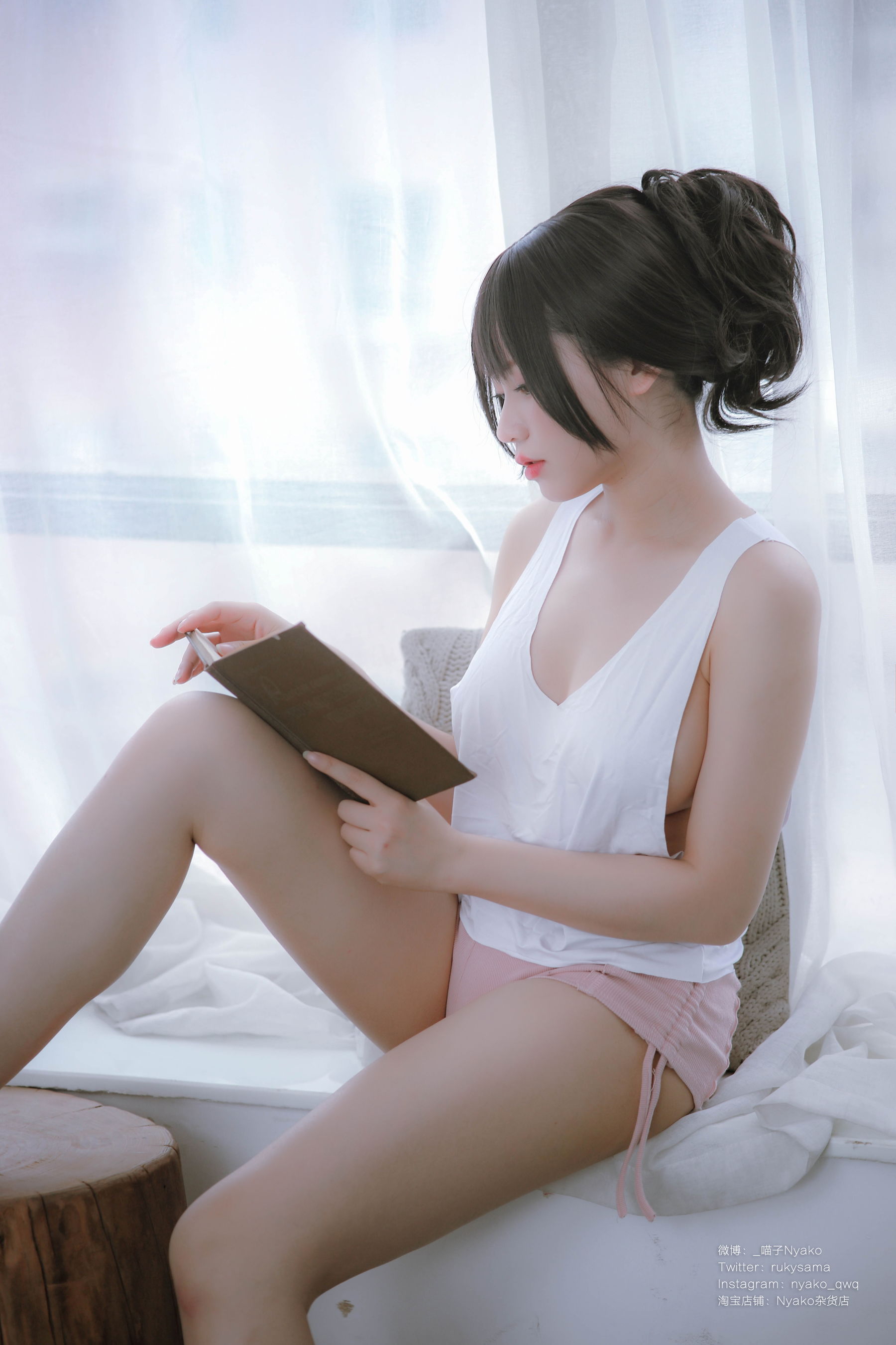 萌妹子Nyako喵子 – 隣のやばいお姉さん 背心 [78P]