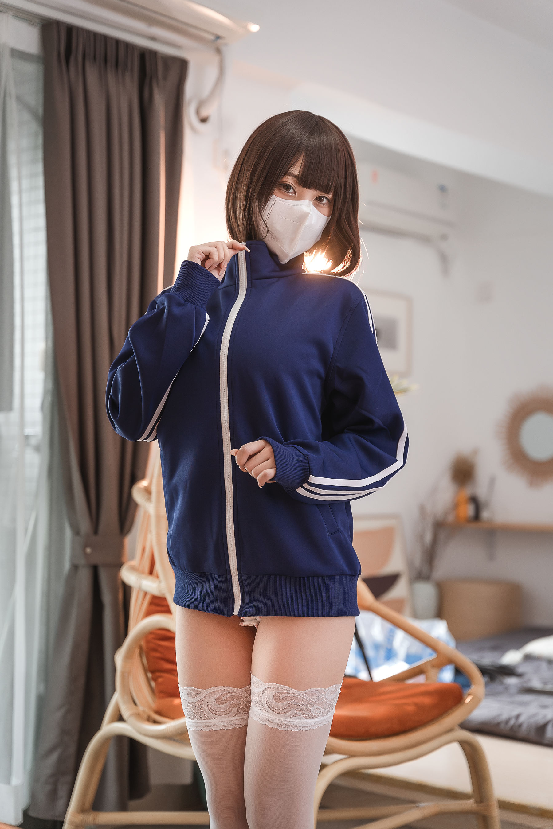 萌系小姐姐蜜汁猫裘 – 草莓圣代 [45P]