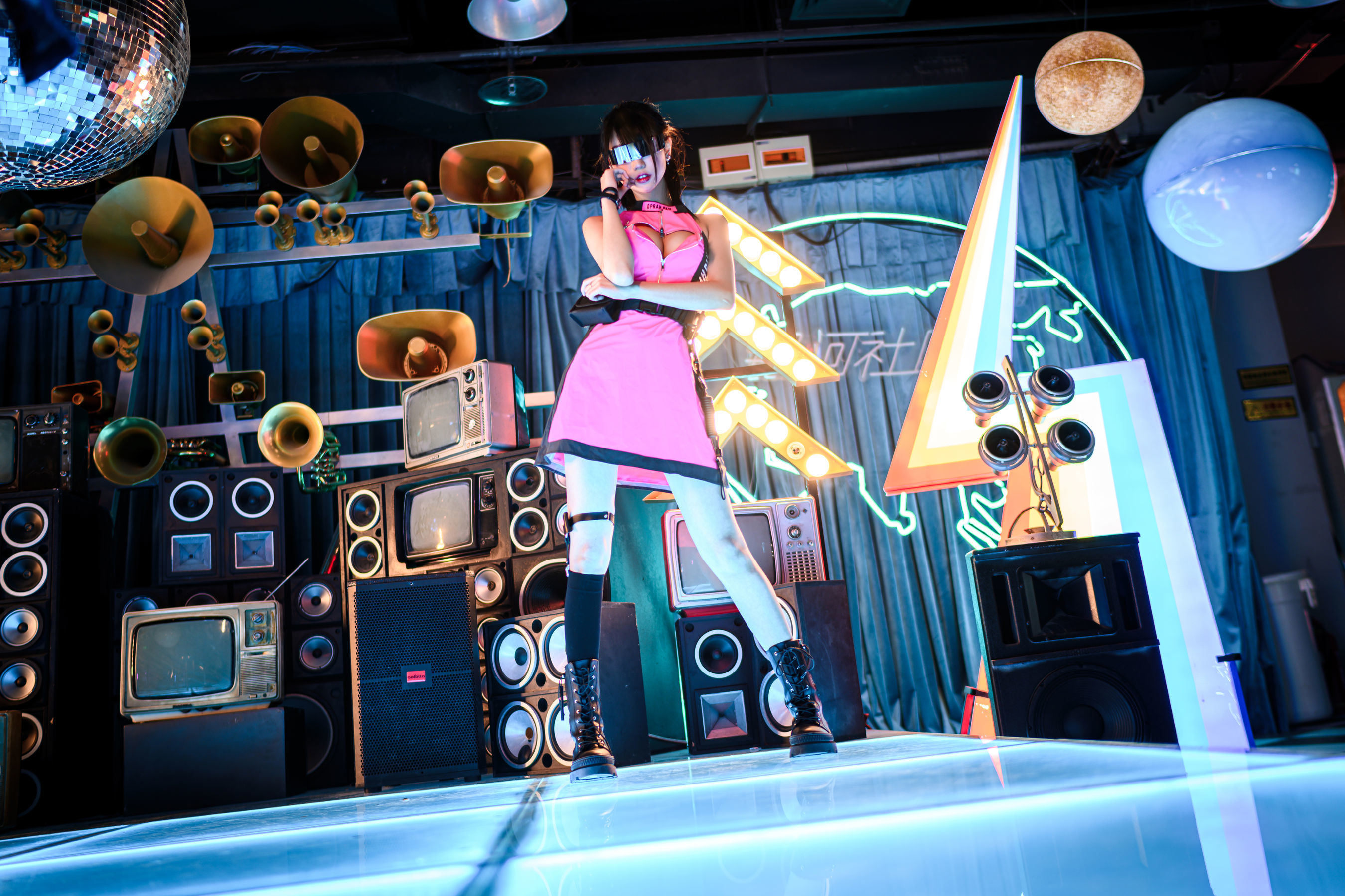 周叽是可爱兔兔 – 银河社区 2 [22P]