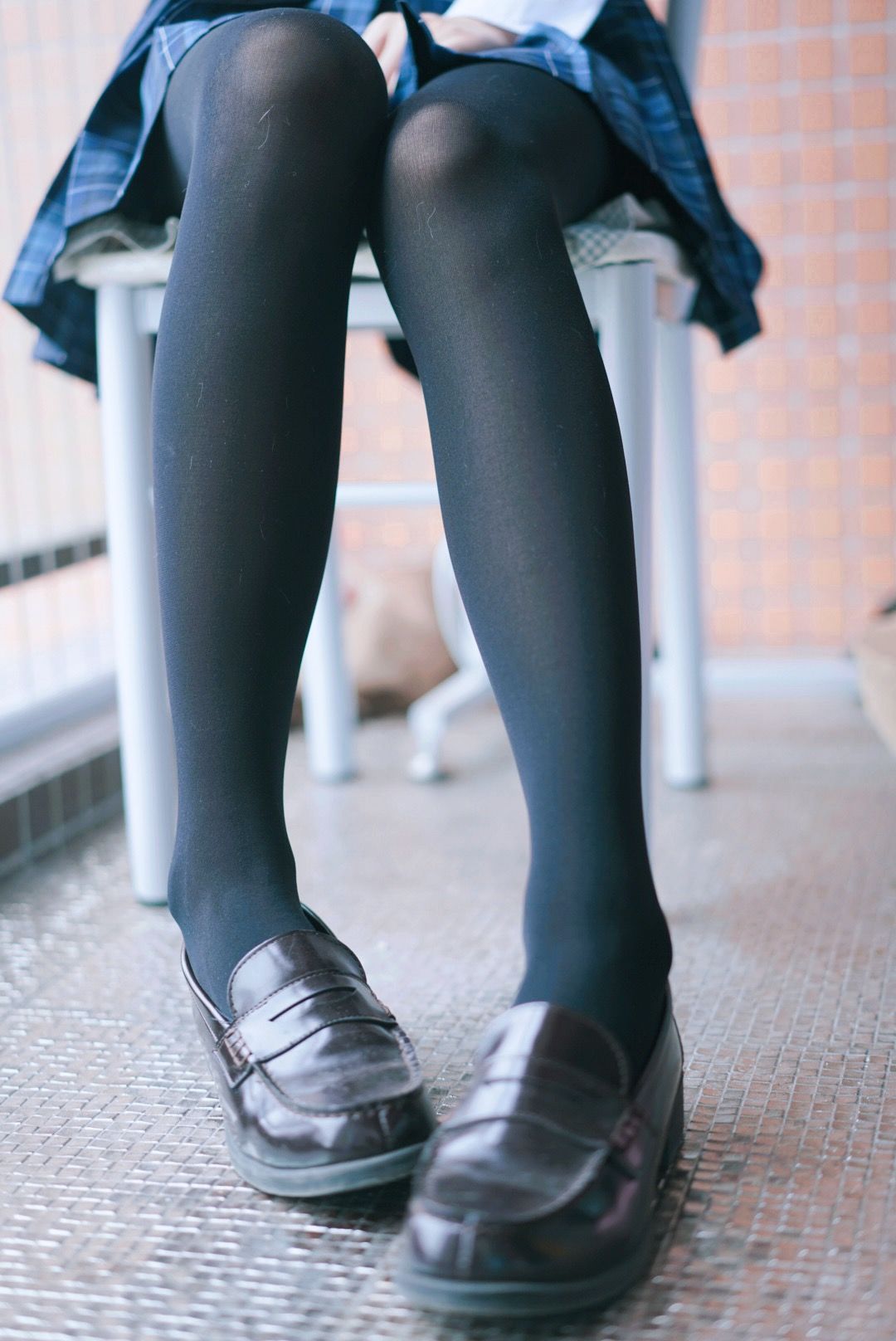 萌妹子眼酱大魔王w – 阳台jk [16P]