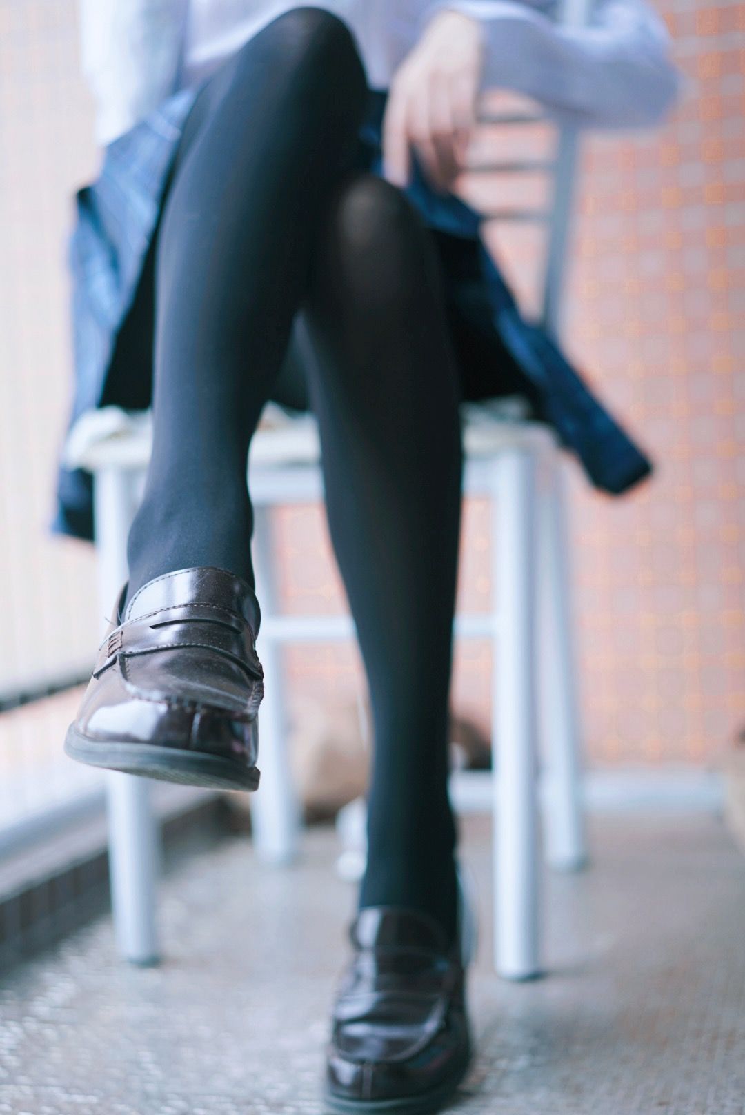 萌妹子眼酱大魔王w – 阳台jk [16P]