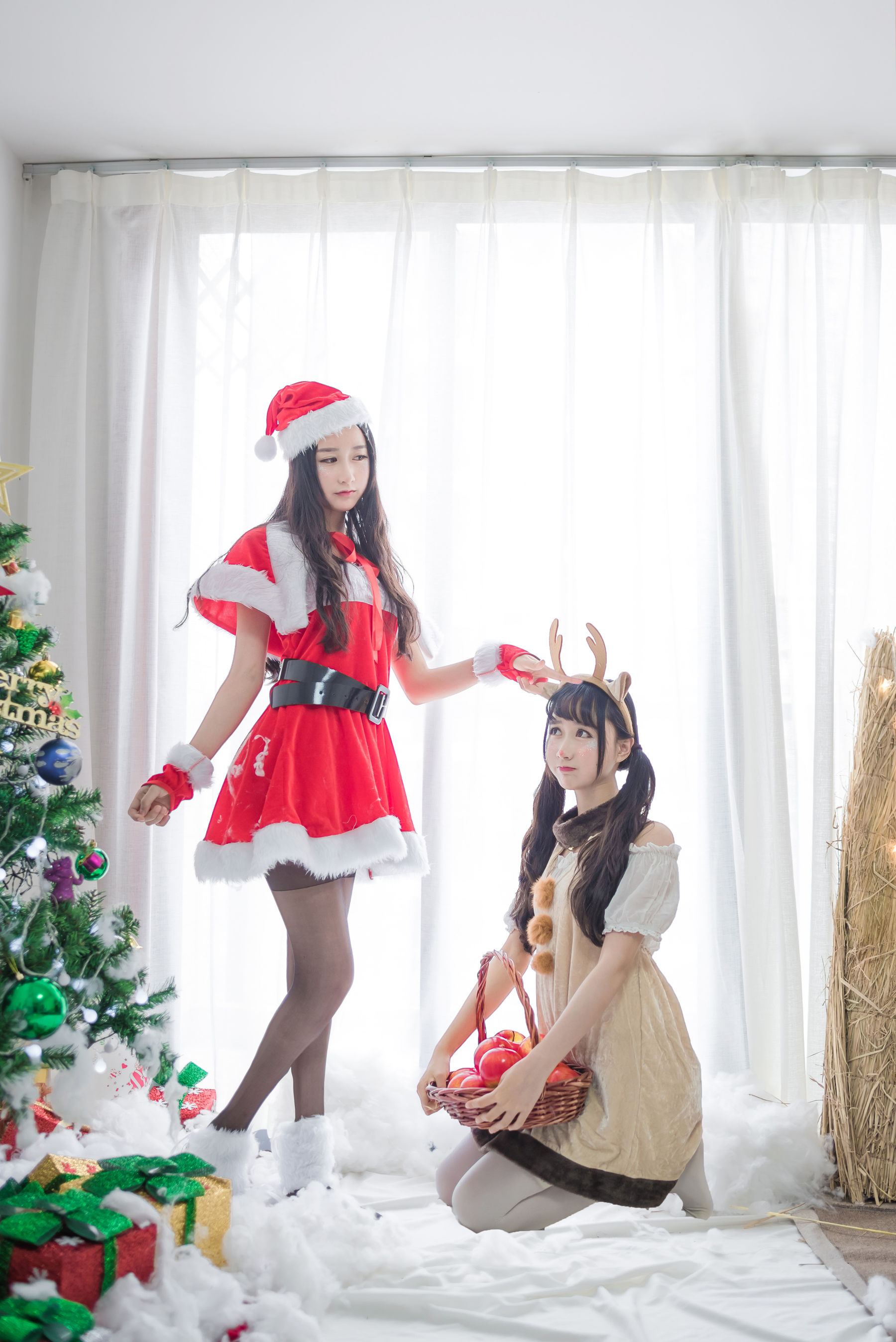 萌系小姐姐木绵绵OwO 圣诞老人和驯鹿酱 [46P]