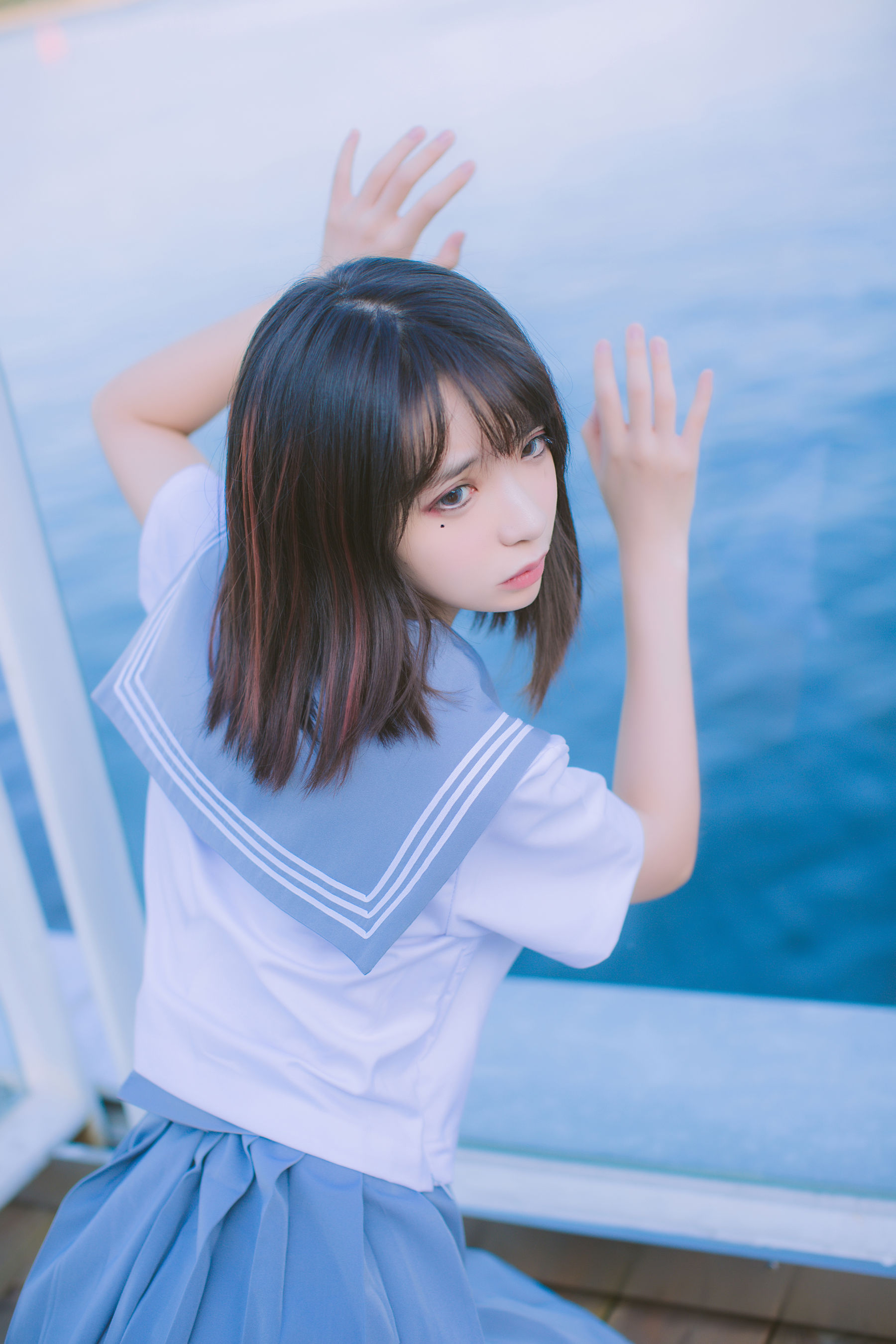 疯猫ss 海边蓝白水手服 [15P]