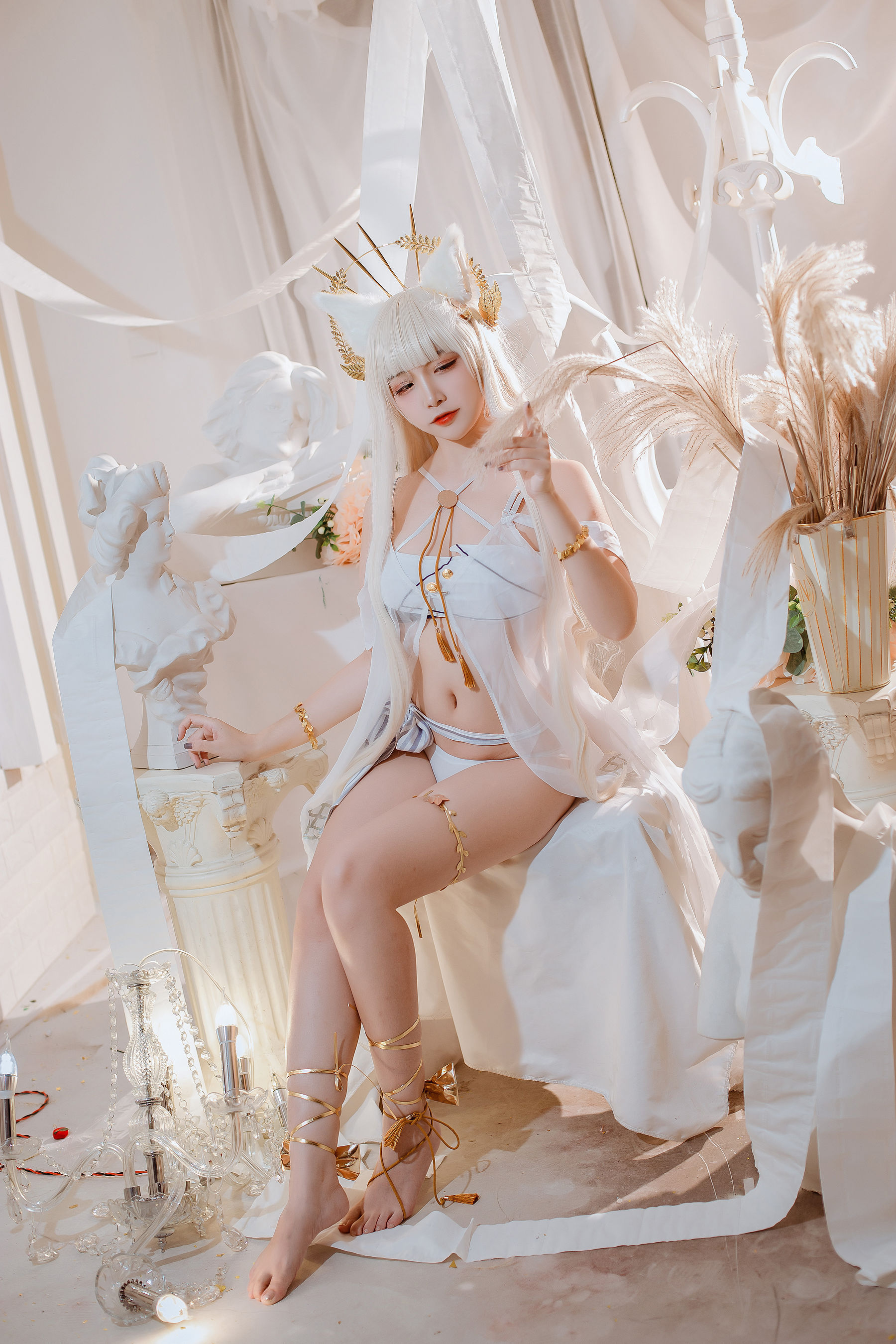 人气Coser二佐Nisa – 方舟白金泳装 [16P]