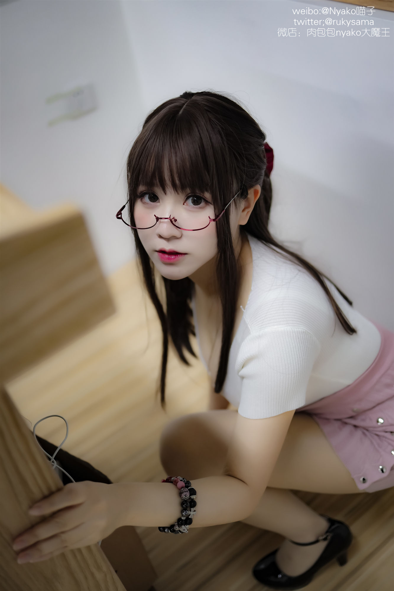 萌妹子Nyako喵子 欲求不满的老师 [98P]