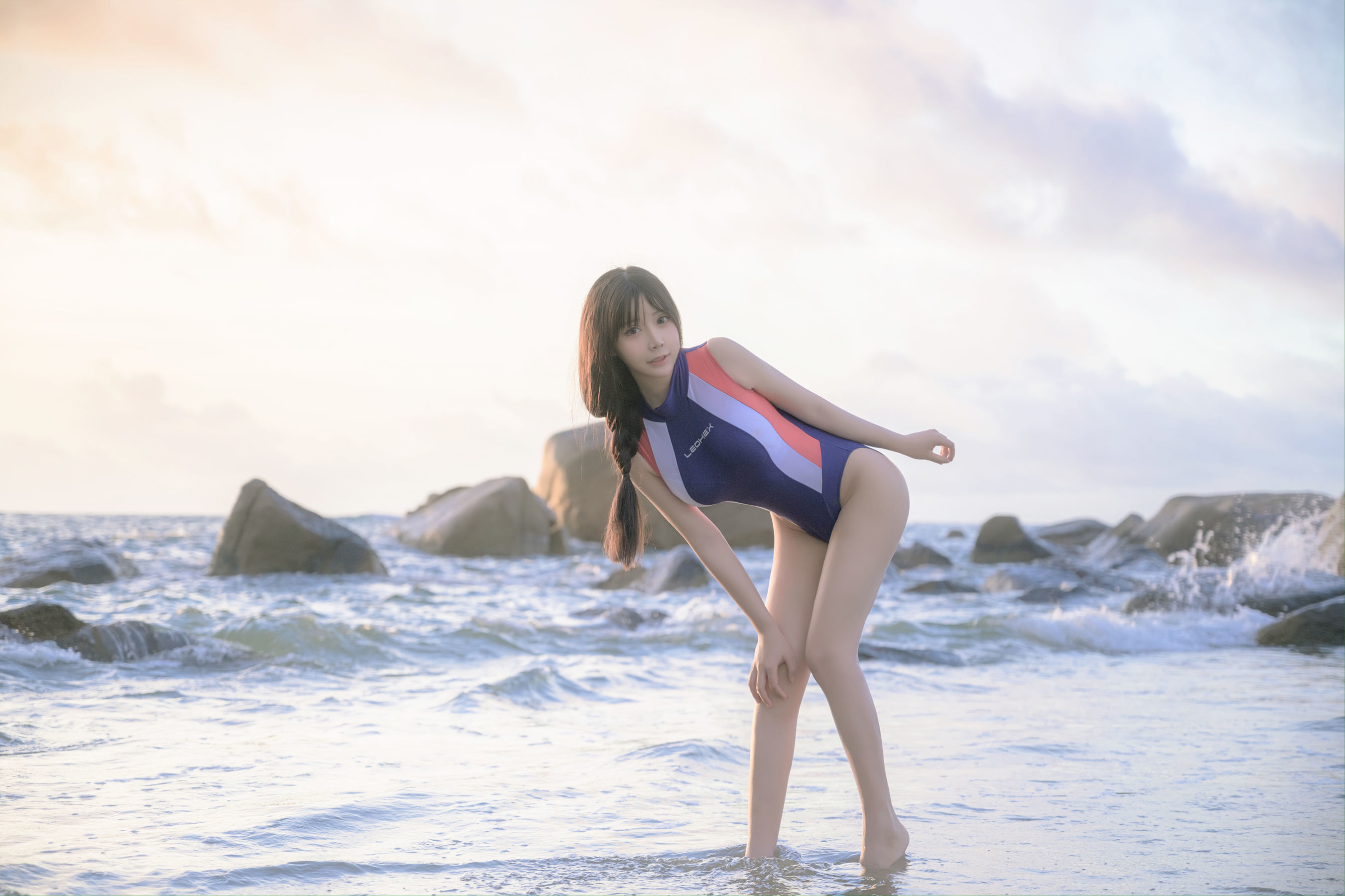 二次元妹子抱走莫子aa – 竞技泳衣 [60P]