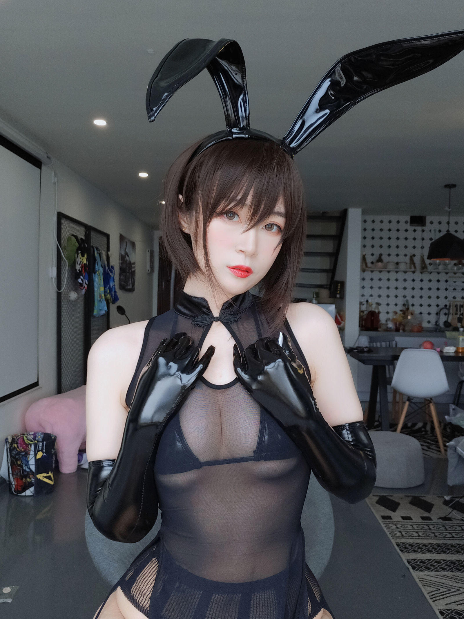 [萝莉COS] 白银 – 透明旗袍 [45P]