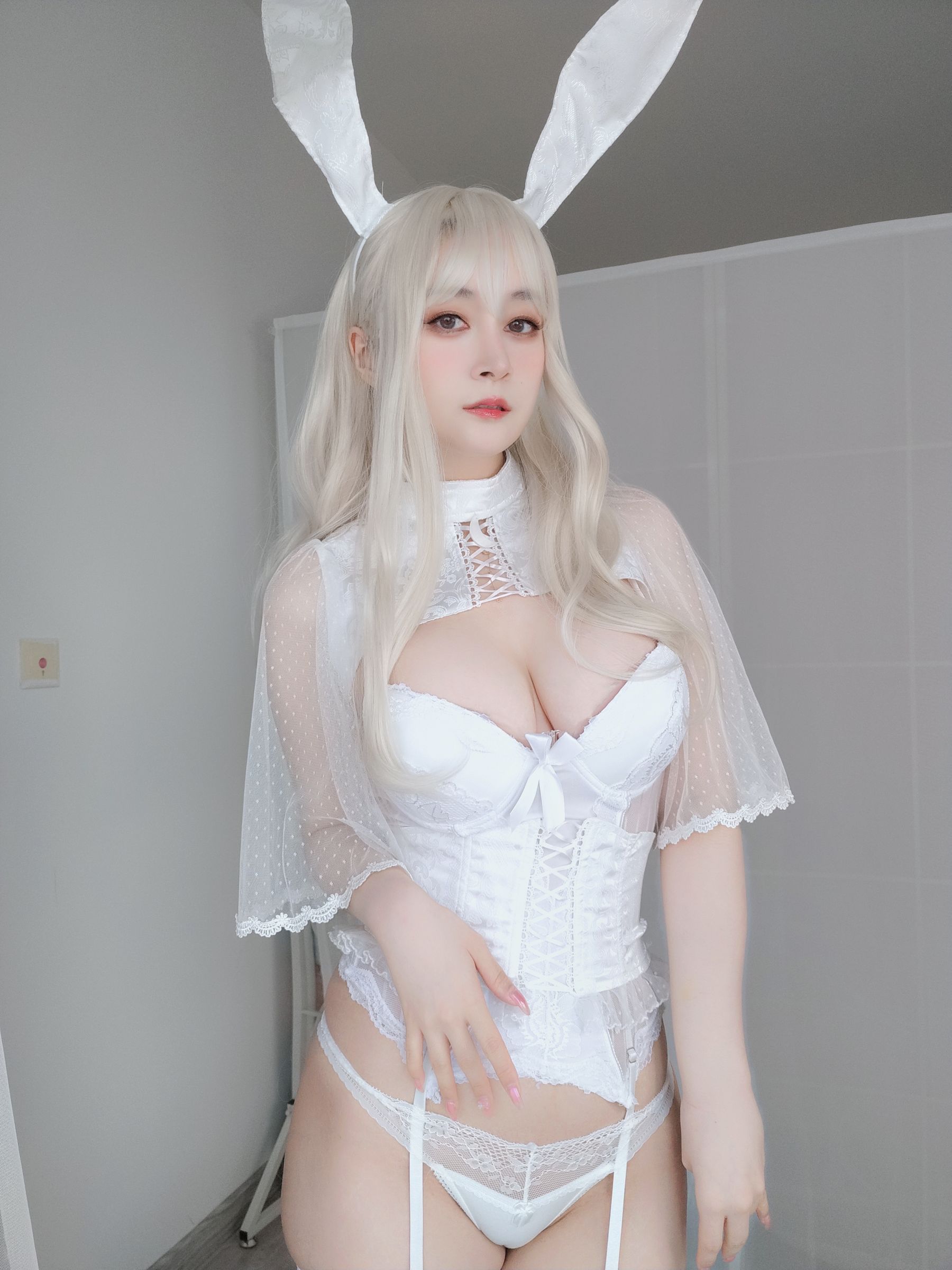 Coser小姐姐白银 – 白丝兔女郎 [76P]