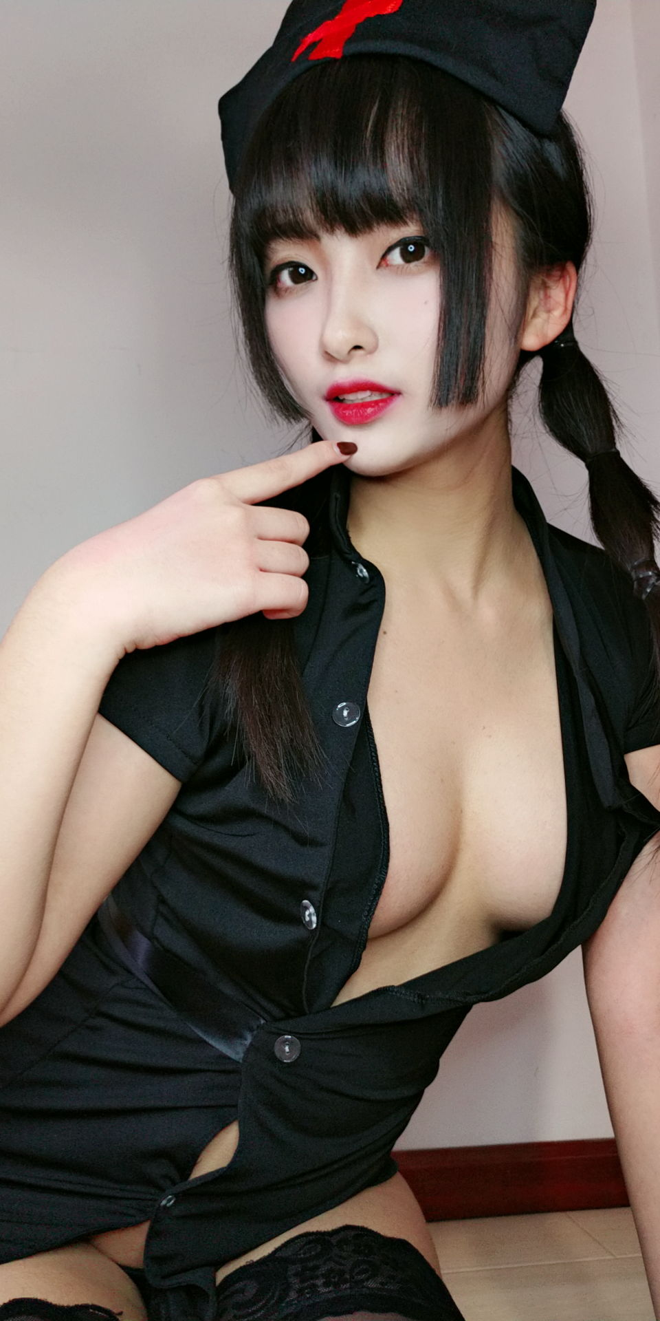 [Cosplay写真] 动漫博主洛璃LoLiSAMA – 情人节小护士 [90P]