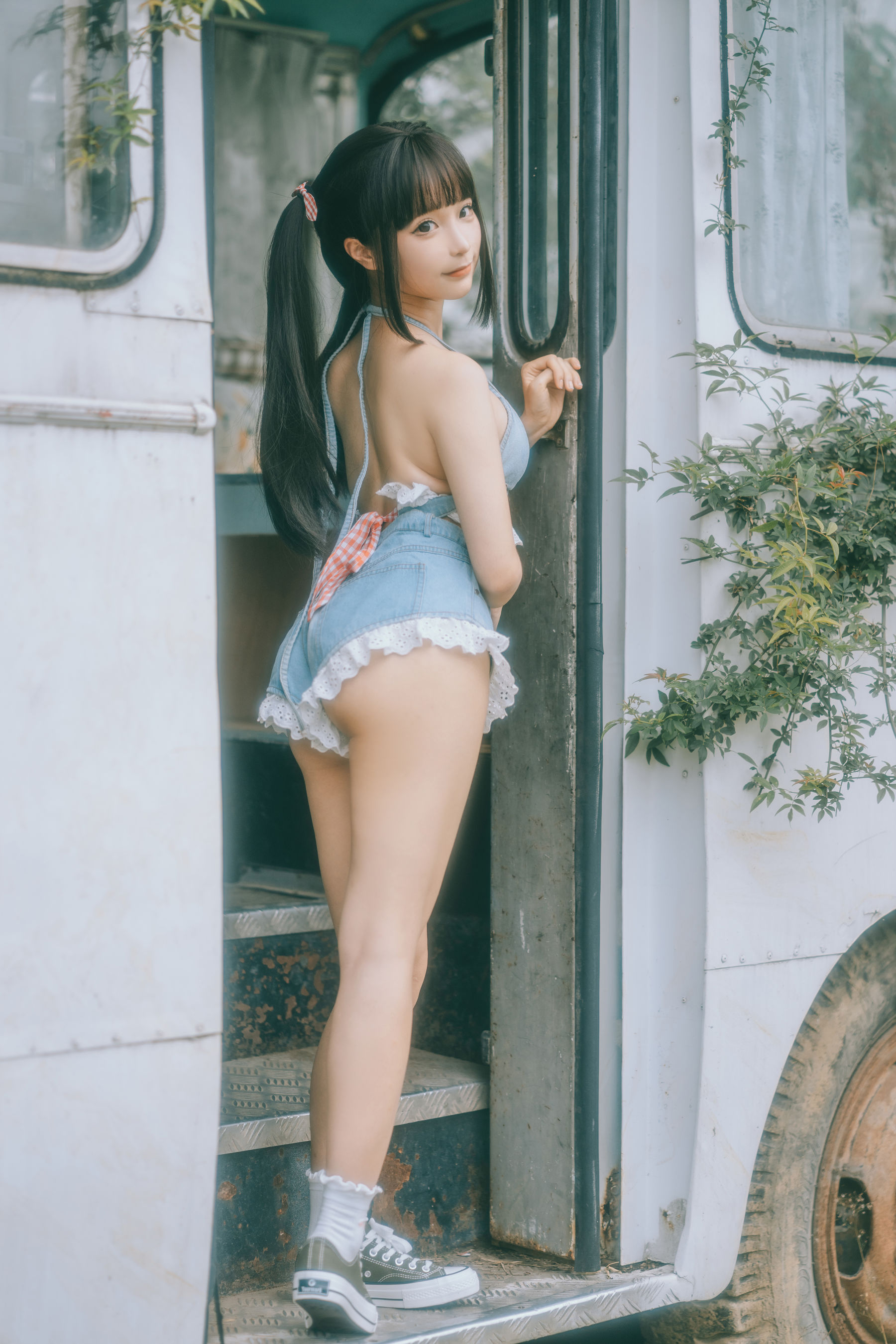 动漫博主蠢沫沫 – 大巴房车 [130P]