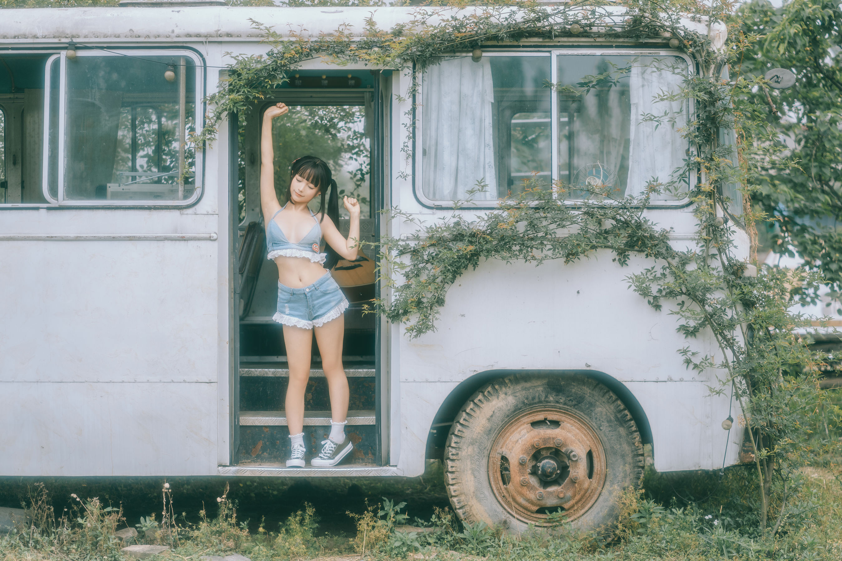 动漫博主蠢沫沫 – 大巴房车 [130P]