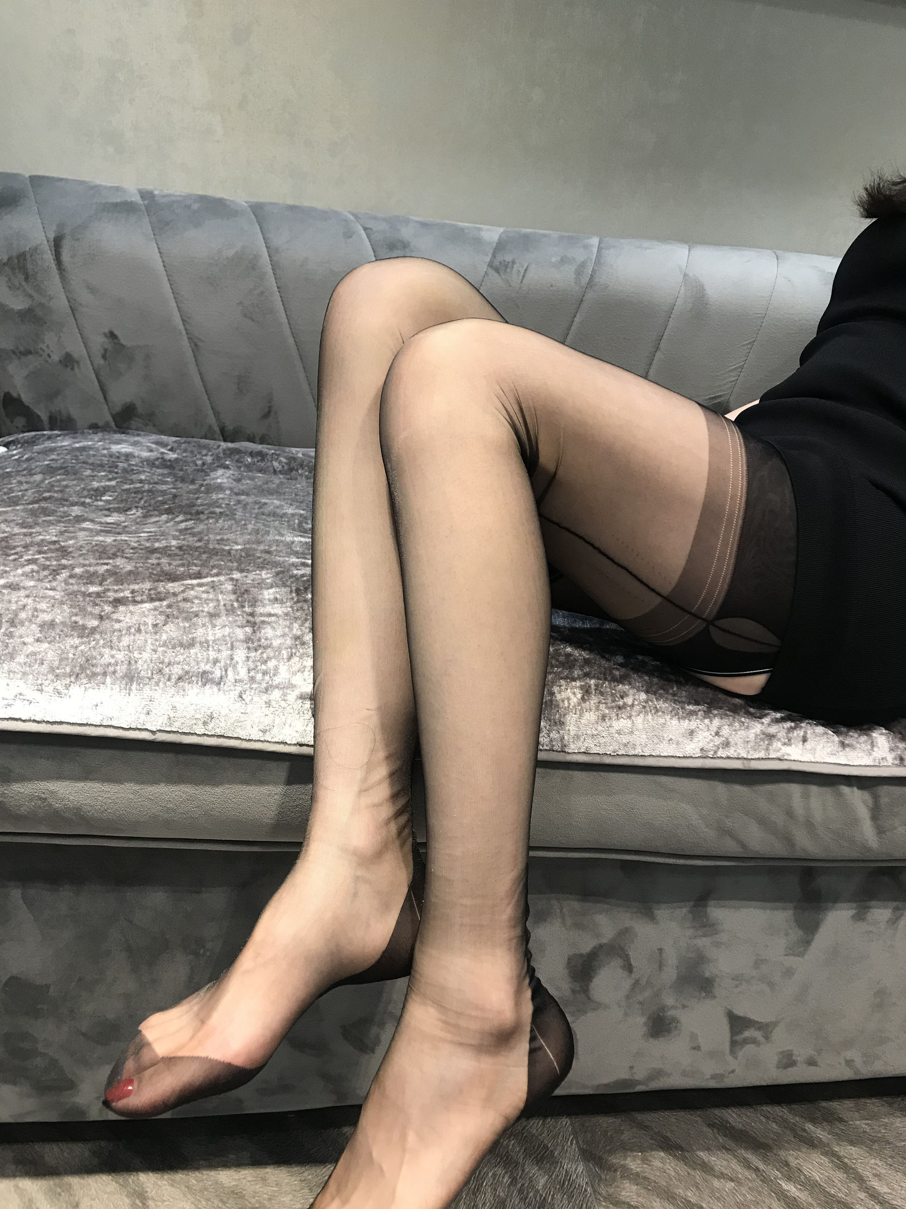 丝足博主麋鹿_Monroe 2020.05.08 红高黑吊 [39P]