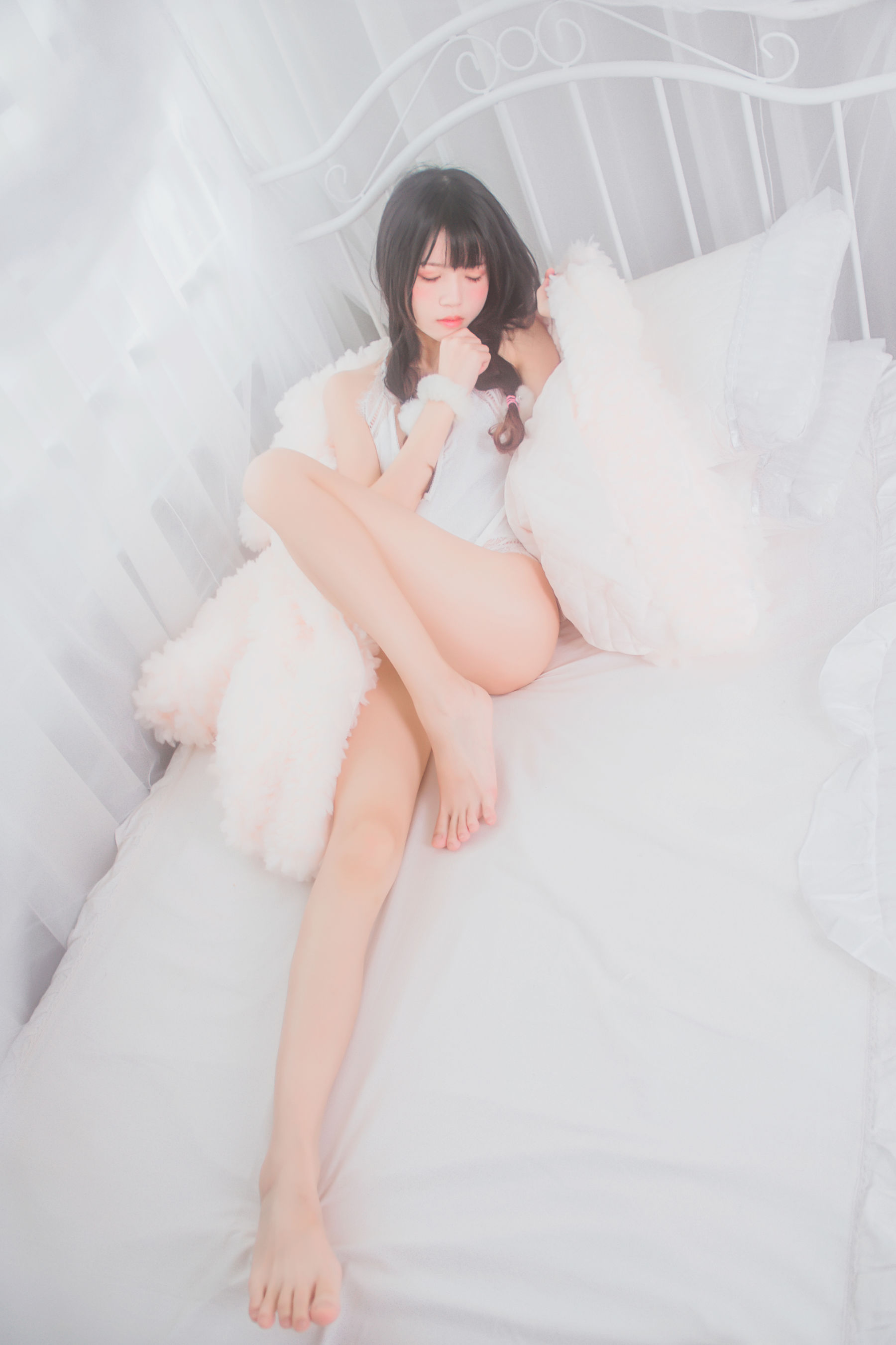 桜桃喵 冬眠系列 纯白私房 [46P]