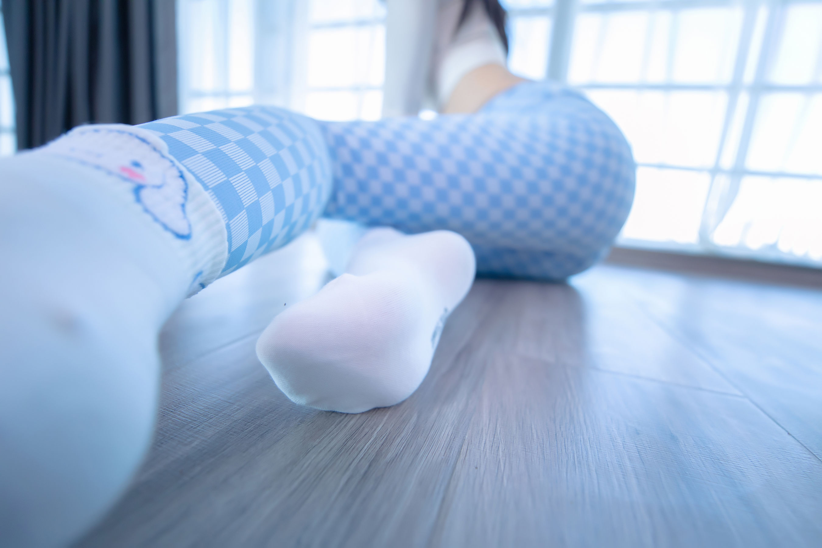 萝莉神楽板真冬 – 蓝白格 [75P]